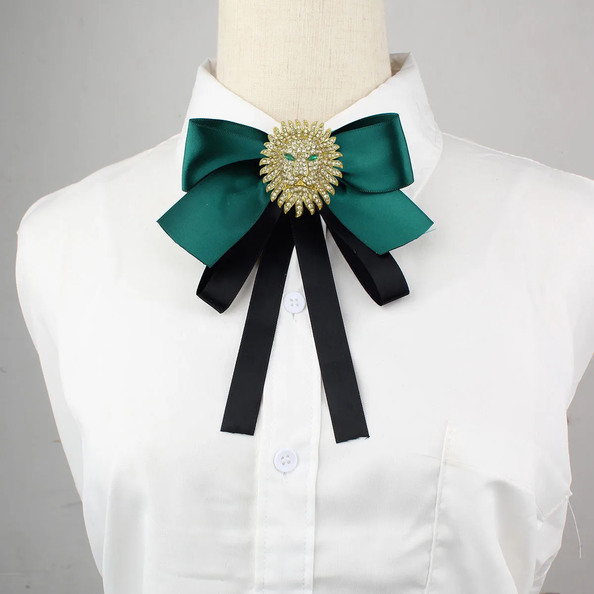 High-end Bow-tie Domineering Lion Head Rhinestone Brooch Green Black Ribbon Women's Personality Suit Shirt Accessories Bow Pins
High-end Bow-tie Domineering Lion Head Rhinestone Brooch Green Black Ribbon Women's Personality Suit Shirt Accessories Bow Pins