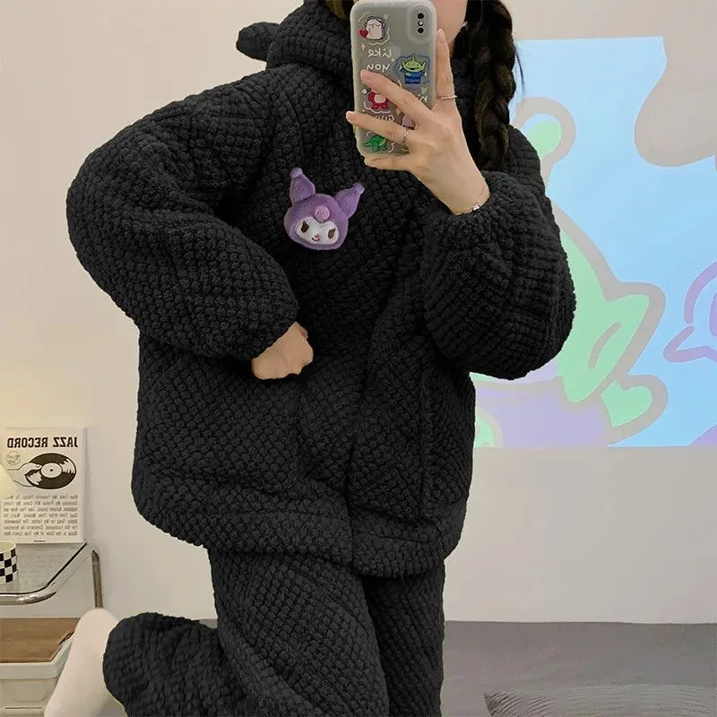 2Pcs Sanrio Kuromi Pajamas Anime Cartoon Cinnamoroll Winter Student Velvet Thickening Kawaii Hooded Loungewear Set Girls Gift
2Pcs Sanrio Kuromi Pajamas Anime Cartoon Cinnamoroll Winter Student Velvet Thickening Kawaii Hooded Loungewear Set Girls Gift