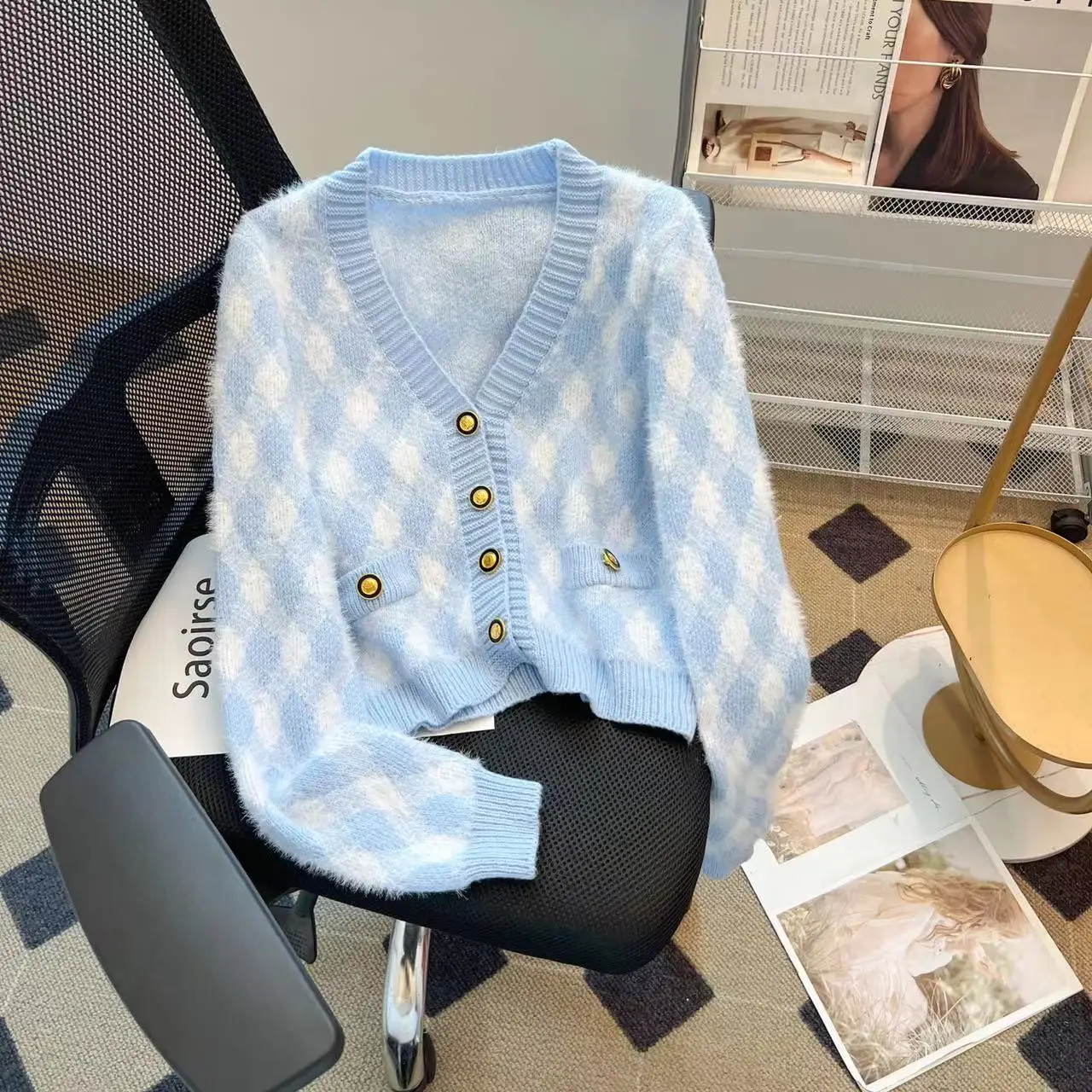 Women's Light Blue Plaid Cardigan V-Neck Loose Long Sleeve Knit Sweater Harajuku Vintage Y2k Cashmere Sweater 2000s Clothes 2025
Women's Light Blue Plaid Cardigan V-Neck Loose Long Sleeve Knit Sweater Harajuku Vintage Y2k Cashmere Sweater 2000s Clothes 2025