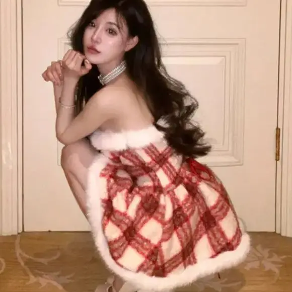 Christmas Series Tube Top Plaid Dress Women 2024 Winter New High-End Fashionable Waist Princess Skirt
Christmas Series Tube Top Plaid Dress Women 2024 Winter New High-End Fashionable Waist Princess Skirt