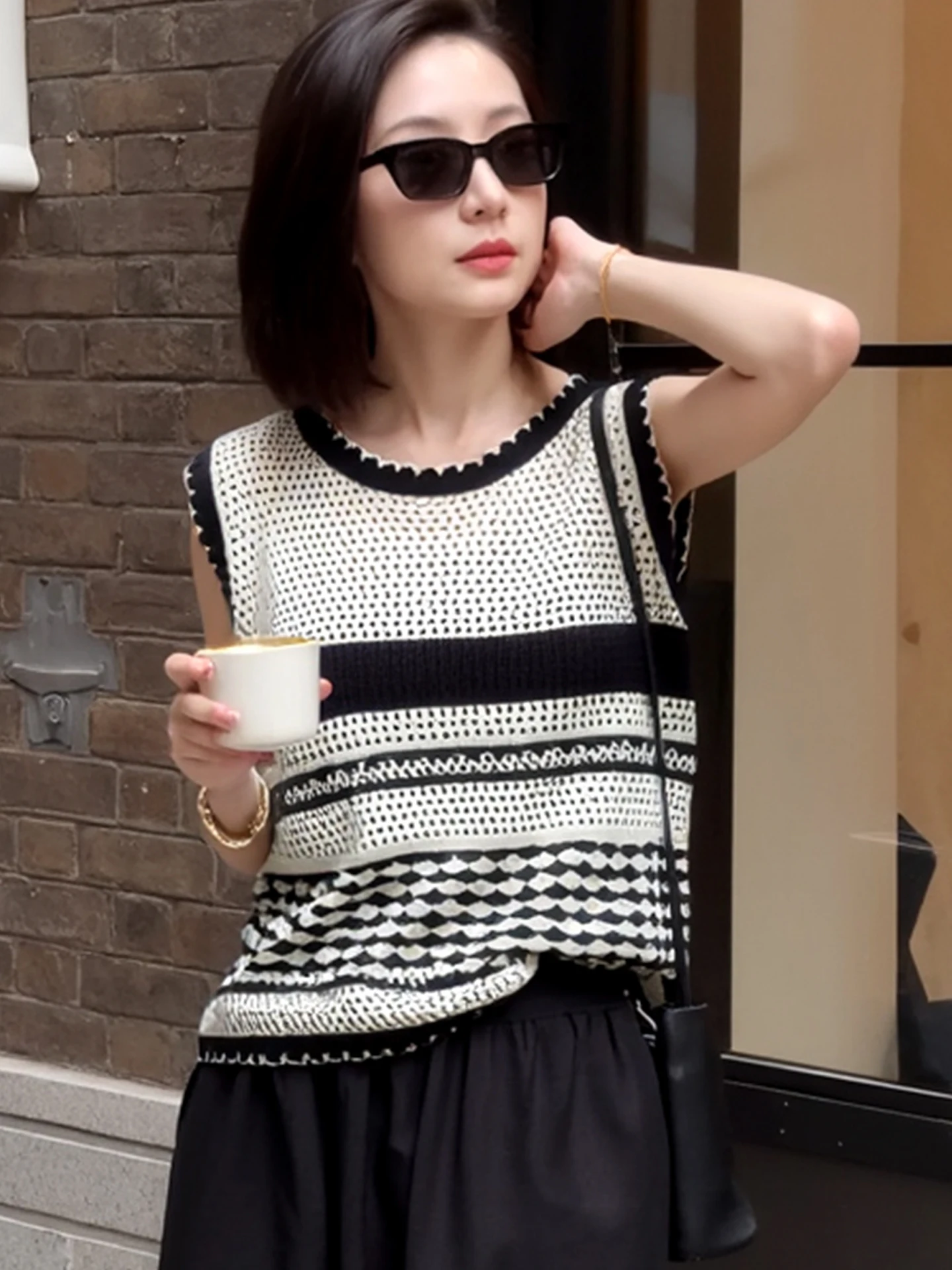Faionable High-End Hollow out round Ne Svel Knitted Vest Women's Summer Slimming Commute Top Color Blo Design
Faionable High-End Hollow out round Ne Svel Knitted Vest Women's Summer Slimming Commute Top Color Blo Design