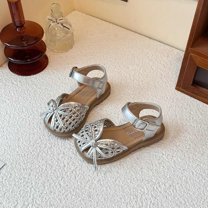 Girls Princess Sandals Summer Flower Rhinestone Decoration Shoes Kids Closed Toe Breathable Beach Shoes Size 21-34
Girls Princess Sandals Summer Flower Rhinestone Decoration Shoes Kids Closed Toe Breathable Beach Shoes Size 21-34