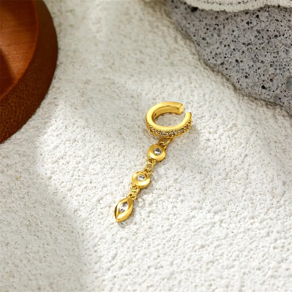 Exquisite Long Chain Pendant Inlaid Sparkling Zircon Earclips for Women Girl Non Piercing Personality 1PCS Clip Earrings Stylish
Exquisite Long Chain Pendant Inlaid Sparkling Zircon Earclips for Women Girl Non Piercing Personality 1PCS Clip Earrings Stylish