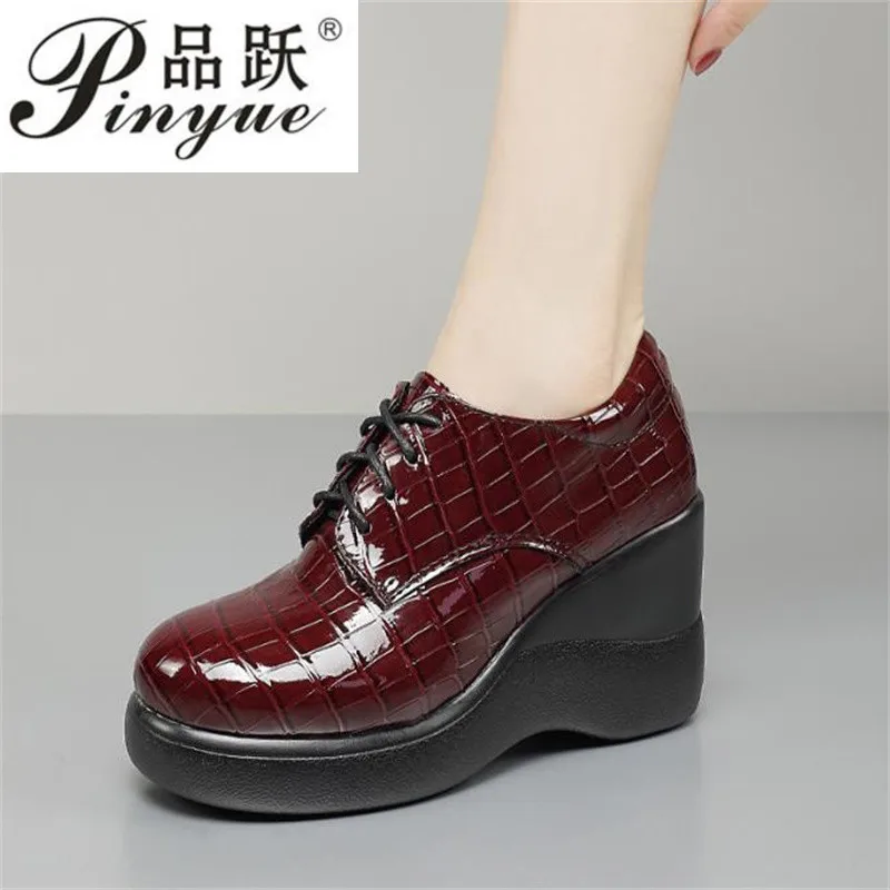 8cm Soft Leather Loafers Deep Mouth Pumps Fall Winter High Heels Shoes with Fur Office Mom Wedges Platform shoes Size 32-43
8cm Soft Leather Loafers Deep Mouth Pumps Fall Winter High Heels Shoes with Fur Office Mom Wedges Platform shoes Size 32-43