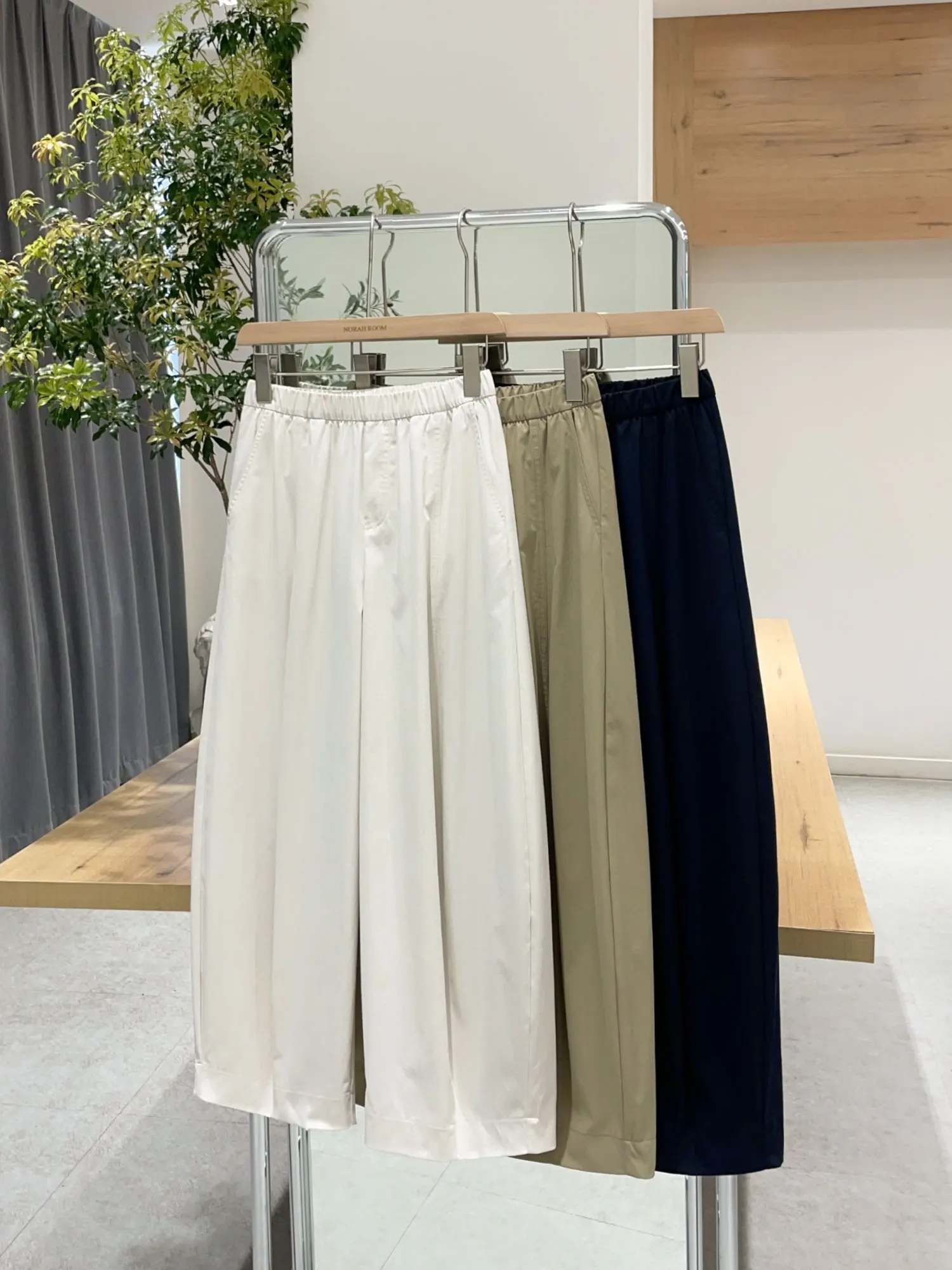 True Fuyuking 2026 Spring Summer New Style Slimming Casual Pants Elastic Waist Polyester Fiber Ladies Daily Wear
True Fuyuking 2026 Spring Summer New Style Slimming Casual Pants Elastic Waist Polyester Fiber Ladies Daily Wear