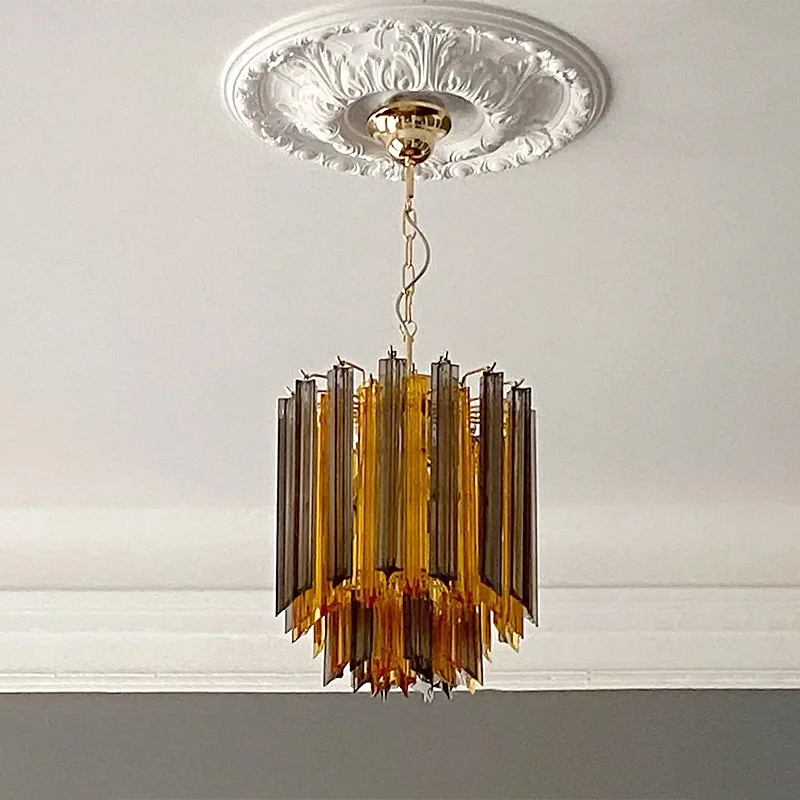 Light luxury villa glass chandelier designer French dining room retro modern simple chandelier
Light luxury villa glass chandelier designer French dining room retro modern simple chandelier