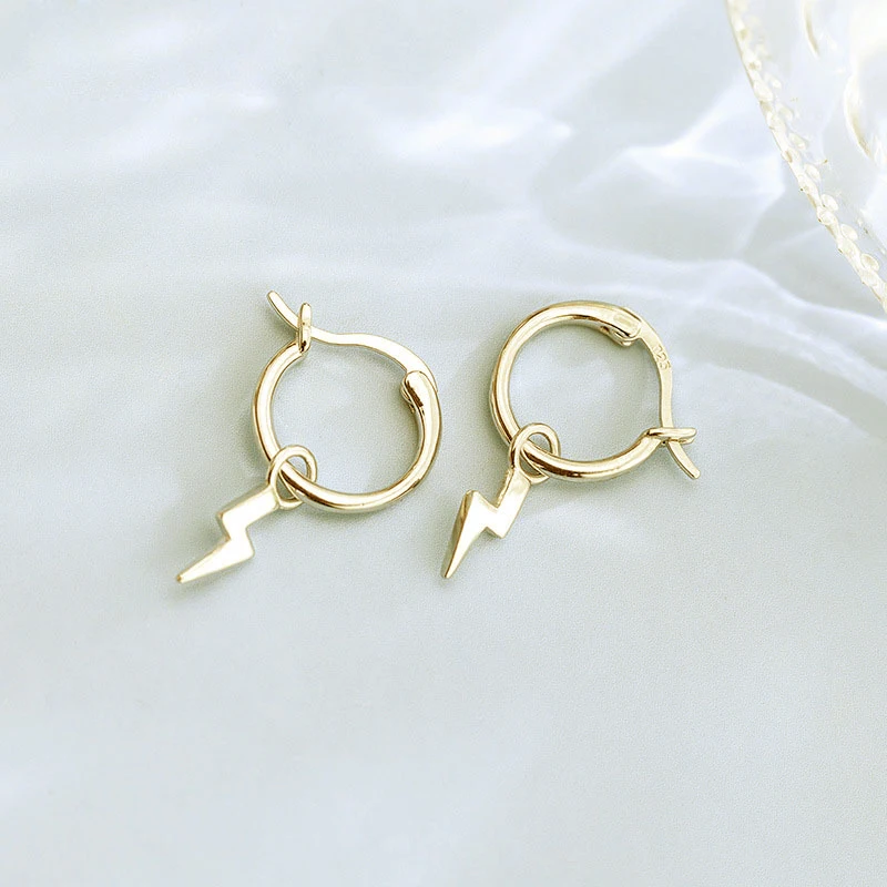 PONYKISS Tibetan Silver Lightning Pendant Geometric Hoop Earrings for Women Trendy Fashion Jewelry Personality Accessories
PONYKISS Tibetan Silver Lightning Pendant Geometric Hoop Earrings for Women Trendy Fashion Jewelry Personality Accessories