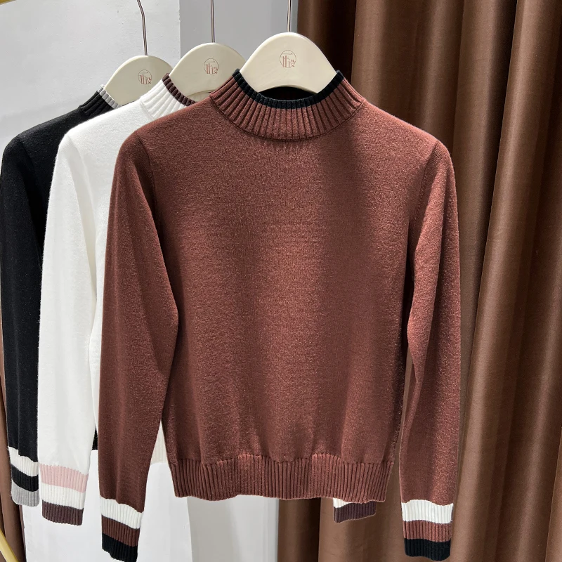 High end contrasting color semi high neck base shirt for women in autumn and winter 2025, layered with warm knit sweater inside,
High end contrasting color semi high neck base shirt for women in autumn and winter 2025, layered with warm knit sweater inside,
