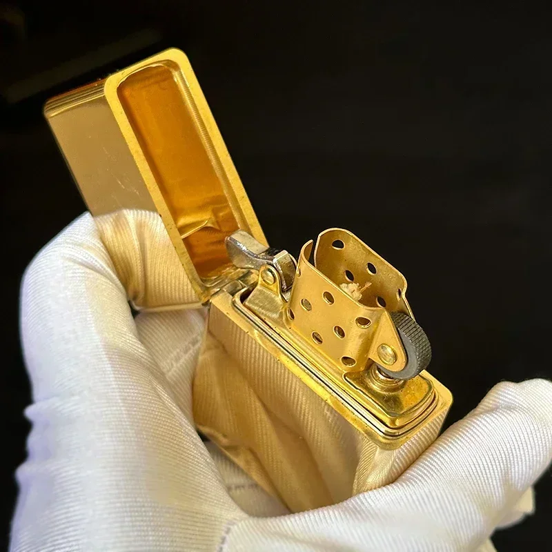 Zorro 912S Мужская ветрозащитная керосиновая зажигалка Тяжелая бронированная латунь 3/5 Шарнир Металлические аксессуары для сигарет Коллекция подарков
Zorro 912S Мужская ветрозащитная керосиновая зажигалка Тяжелая бронированная латунь 3/5 Шарнир Металлические аксессуары для сигарет Коллекция подарков
