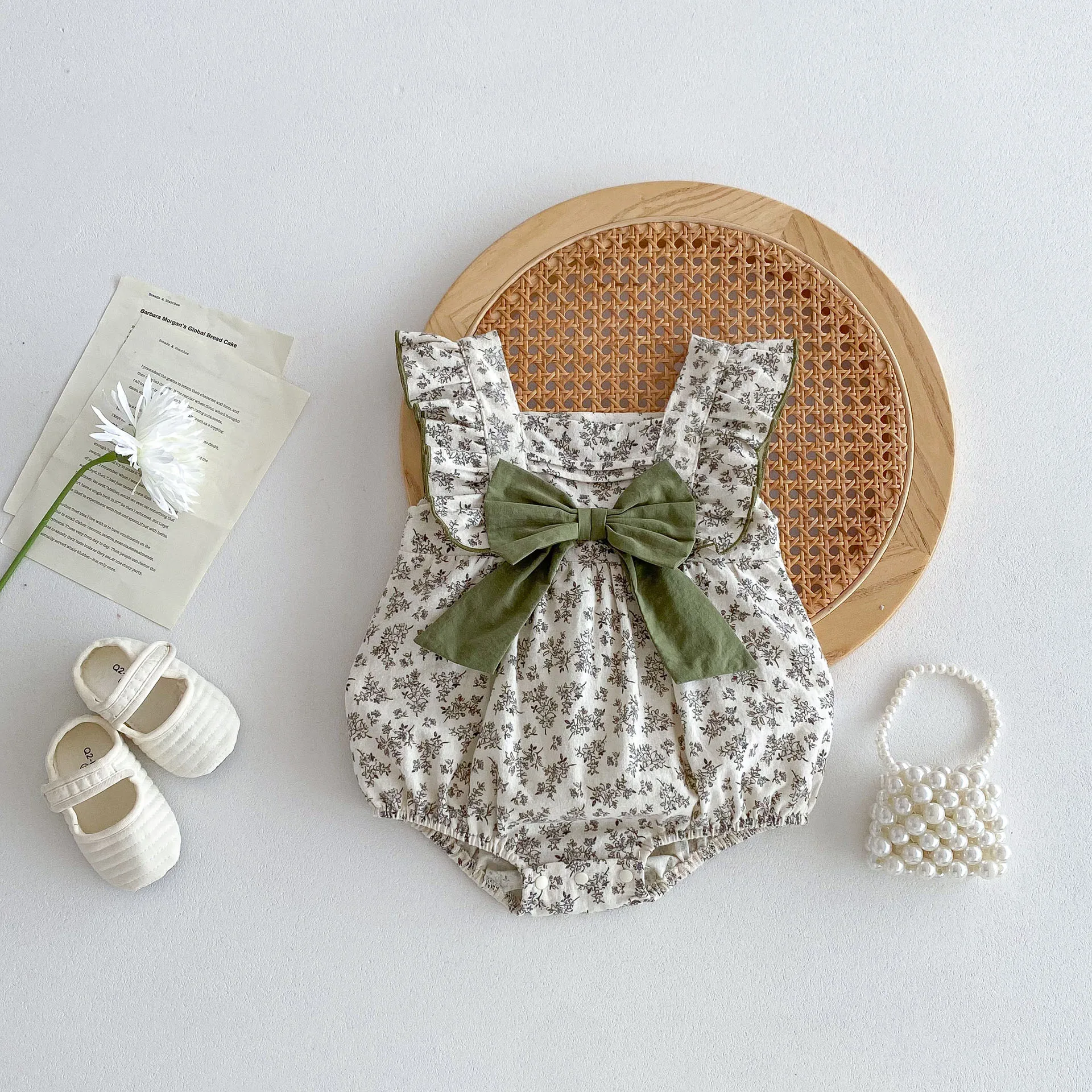 Summer Baby Girl's Bodysuit Cute Infant Bow One Pieces Sleeveless Baby Floral Onesie Newborn Clothes
Summer Baby Girl's Bodysuit Cute Infant Bow One Pieces Sleeveless Baby Floral Onesie Newborn Clothes