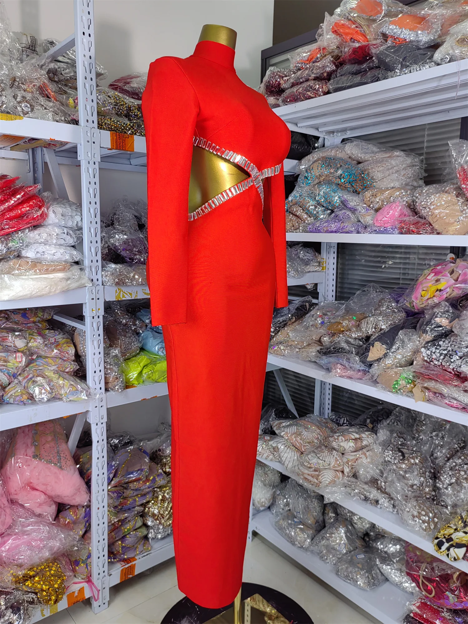 Factory Sale Women Red Bandage Dress Long Sleeve Turtleneck Cut out Crystal Embroidery Long Birthday Evening Party Gowns
Factory Sale Women Red Bandage Dress Long Sleeve Turtleneck Cut out Crystal Embroidery Long Birthday Evening Party Gowns