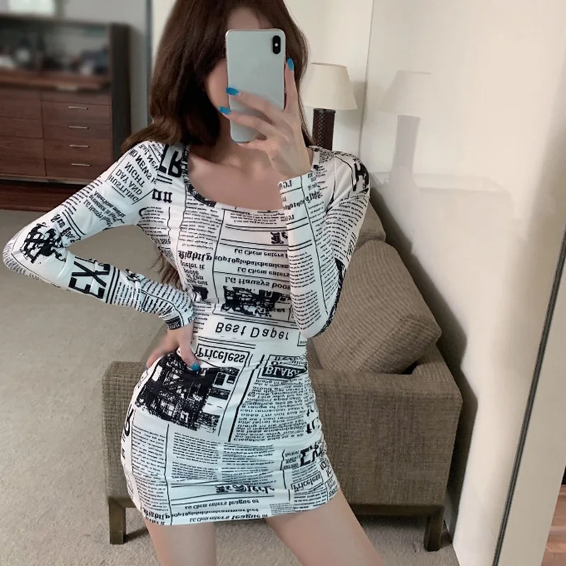 Women's Dress Fashion Newspaper Print Square Collar Casual Sexy Slim Fitting Long Sleeve Dress
Women's Dress Fashion Newspaper Print Square Collar Casual Sexy Slim Fitting Long Sleeve Dress