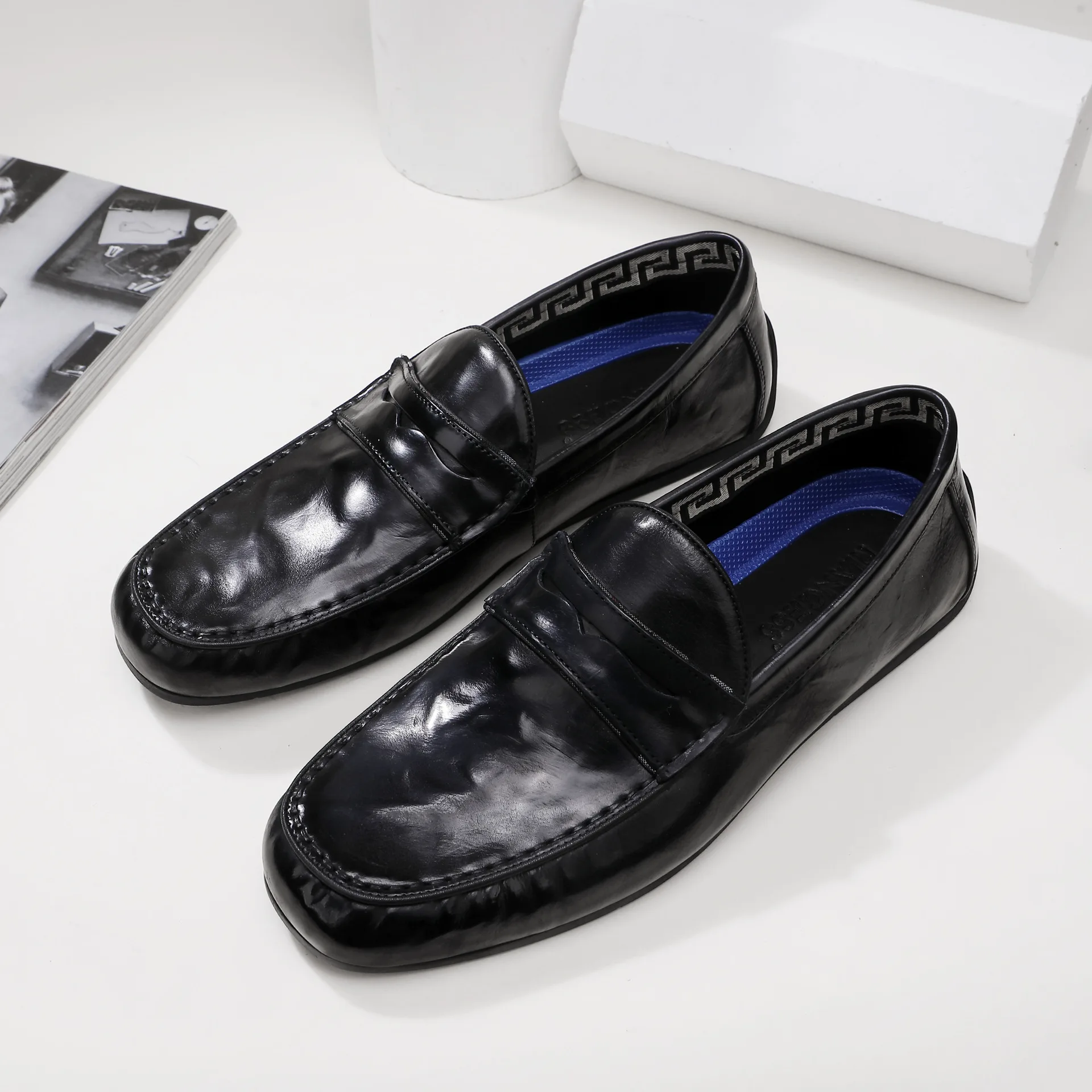 2024 New Men's British Business and Leisure Footwear Leather Shoes Driving Single Shoes Cowhide Breathable Shoes
2024 New Men's British Business and Leisure Footwear Leather Shoes Driving Single Shoes Cowhide Breathable Shoes
