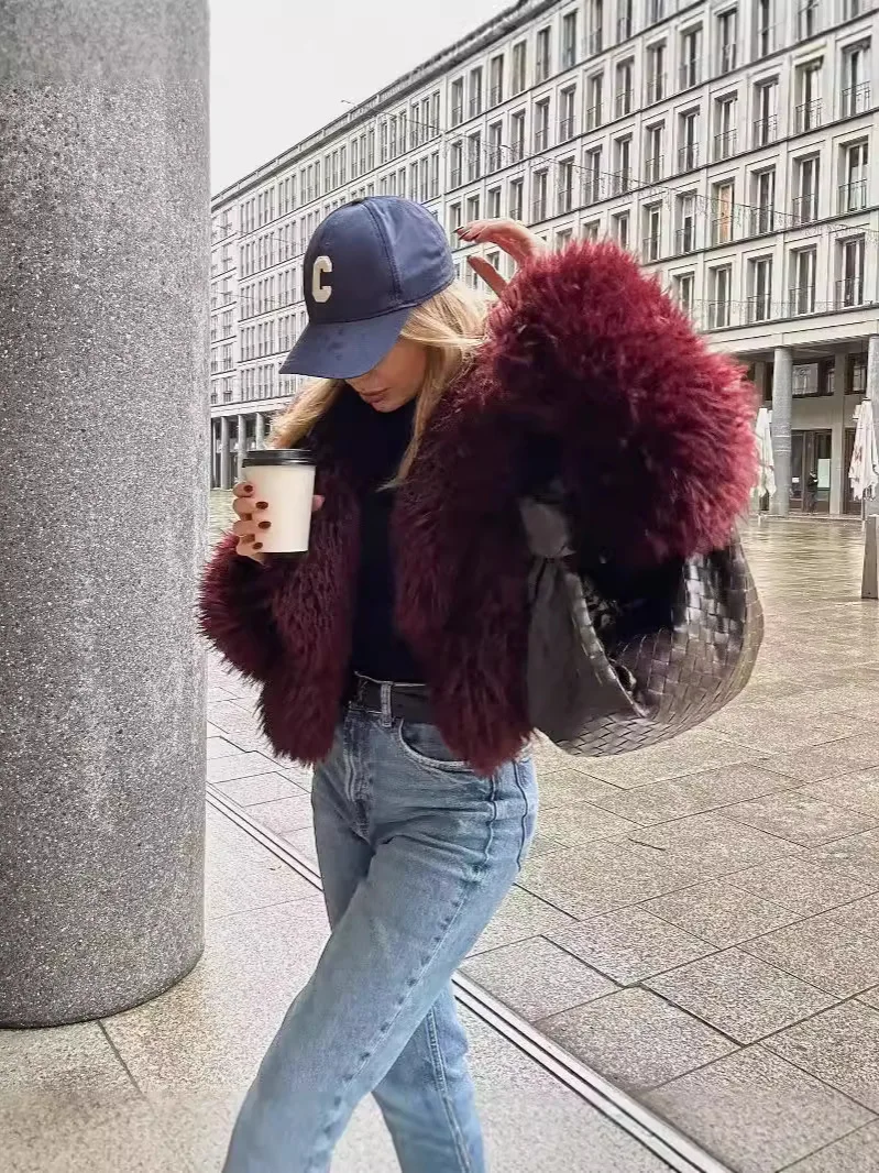 Women Elegant Faux Fur Warm Coat Fluffy Loose Long Sleeve Lapel Jacket Autumn Winter Fashion High Street Lady Outerwear
Women Elegant Faux Fur Warm Coat Fluffy Loose Long Sleeve Lapel Jacket Autumn Winter Fashion High Street Lady Outerwear