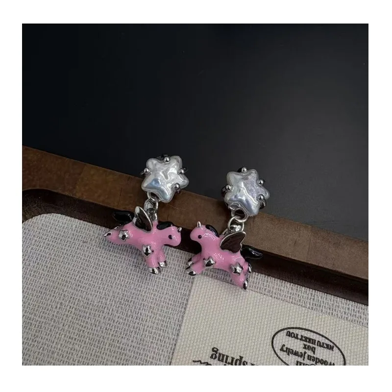 Unicorn Series Pink Enamel Pony Star Pearl Earrings Female Sweet Girl Niche Earrings Earrings Tide
Unicorn Series Pink Enamel Pony Star Pearl Earrings Female Sweet Girl Niche Earrings Earrings Tide