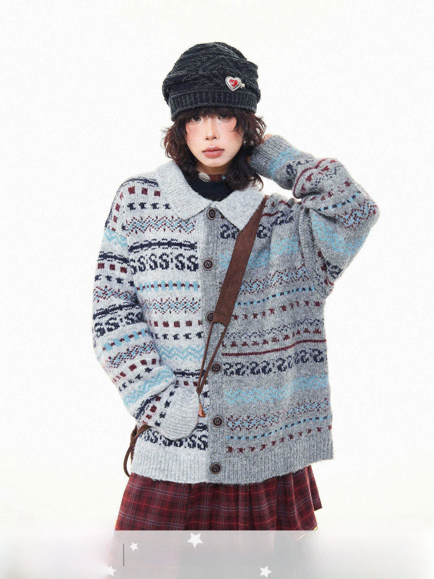 MKGO American Retro Fair Isle Patchwork Collar Sweater Women's Winter Loose Lazy Casual Knitted Outerwear Cardigan
MKGO American Retro Fair Isle Patchwork Collar Sweater Women's Winter Loose Lazy Casual Knitted Outerwear Cardigan