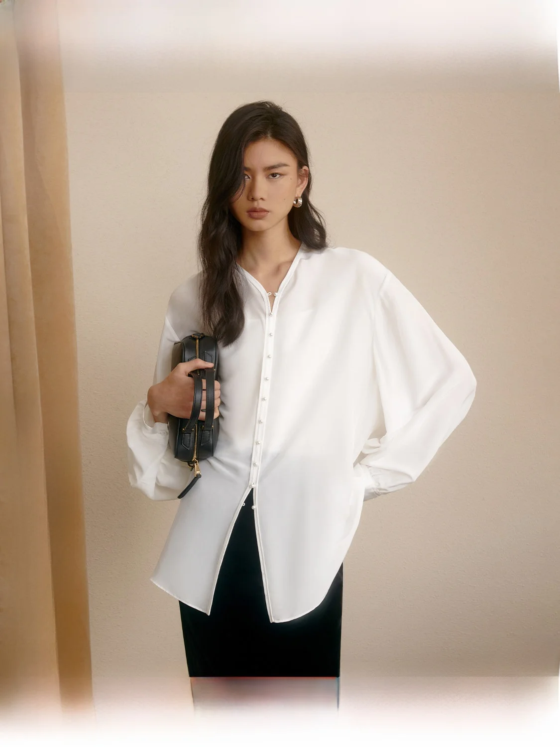 ZhiZhi Chinese Style Long Sleeve Silk Blend Women's Shirt Autumn Draping Black Casual Loose Fit Lantern Sleeve V-Neck Button up
ZhiZhi Chinese Style Long Sleeve Silk Blend Women's Shirt Autumn Draping Black Casual Loose Fit Lantern Sleeve V-Neck Button up