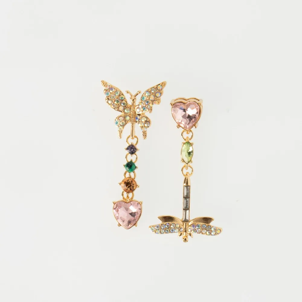 Fashion Butterfly Charms Earrings, Fashionable Temperament Light Luxury Earrings Niche Design Fresh and Sweet Earrings for Women
Fashion Butterfly Charms Earrings, Fashionable Temperament Light Luxury Earrings Niche Design Fresh and Sweet Earrings for Women