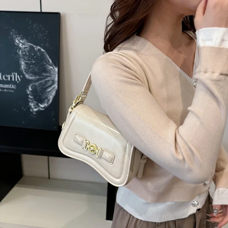 Unique Textured Leather Diaper Bag Fashionable Large Capacity Tote For Women Designer Crossbody Purse
Unique Textured Leather Diaper Bag Fashionable Large Capacity Tote For Women Designer Crossbody Purse