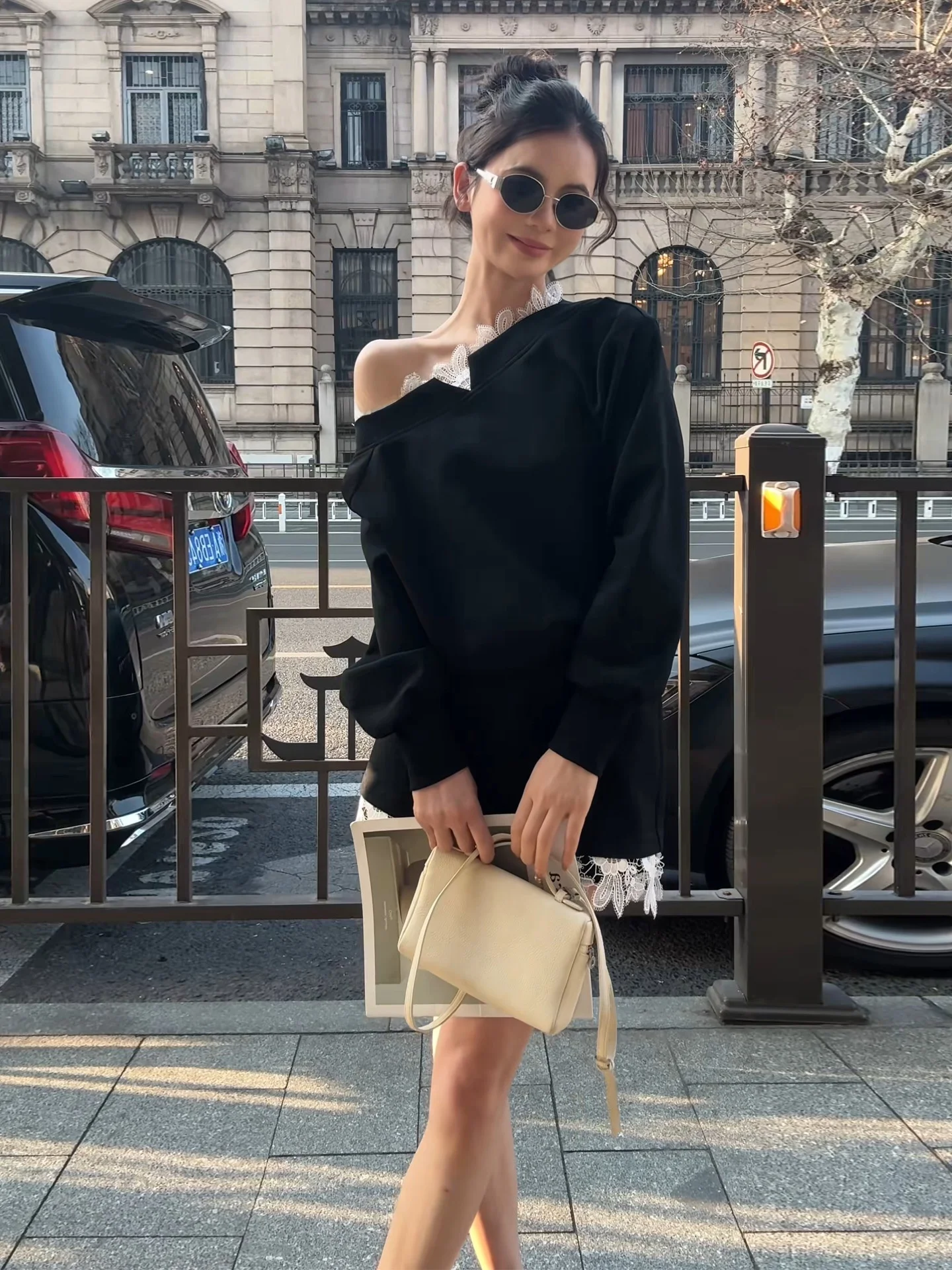 Fashionable Lace Top And Half Skirt Set Women's Spring Collection Versatile Splicing Design Long Sleeve Regular Length
Fashionable Lace Top And Half Skirt Set Women's Spring Collection Versatile Splicing Design Long Sleeve Regular Length
