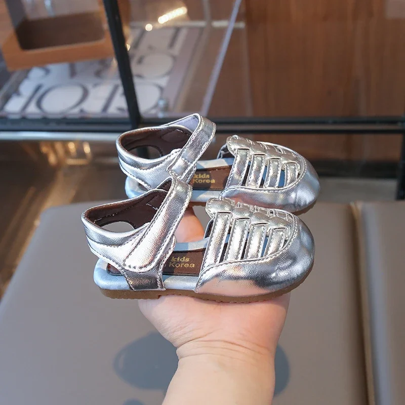 Summer Children Woven Flat Sandals for Girls Silver Trend Fashion Toddlers Toes-covered Beach Sandals Simple Kids Causal Shoes
Summer Children Woven Flat Sandals for Girls Silver Trend Fashion Toddlers Toes-covered Beach Sandals Simple Kids Causal Shoes