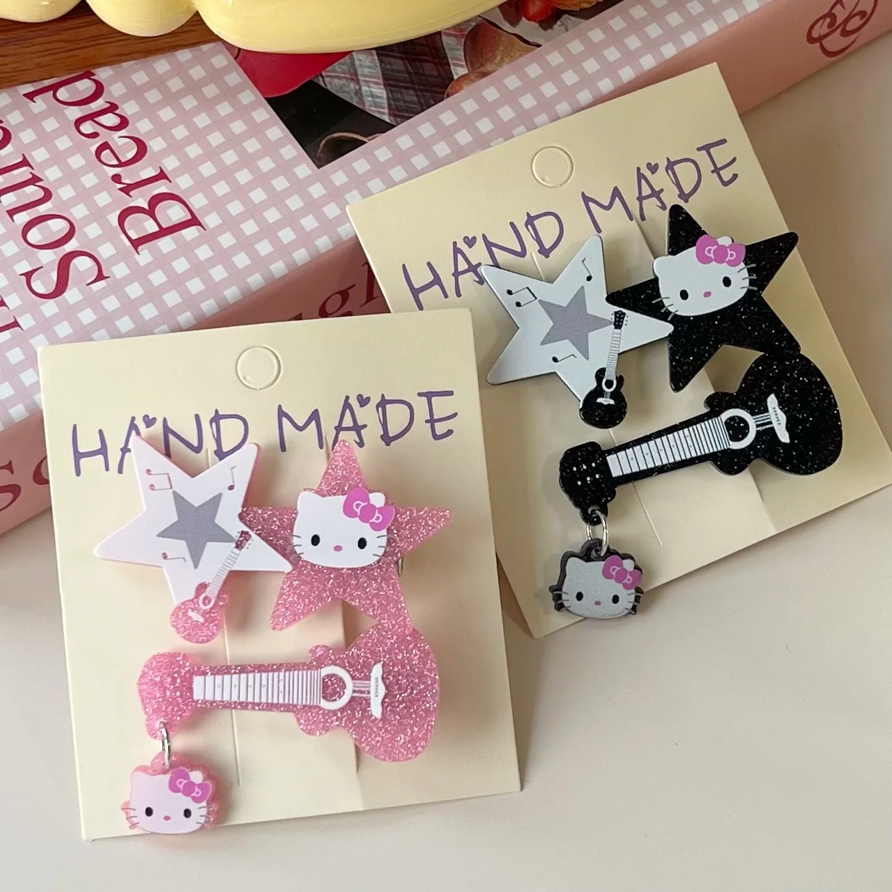 Зажим для волос HelloKitty Y2k, аксессуары в стиле мультфильма аниме Sanrio, звезда, искусственная челка, боковой зажим, милый головной убор для девочек, подарок на день рождения
Зажим для волос HelloKitty Y2k, аксессуары в стиле мультфильма аниме Sanrio, звезда, искусственная челка, боковой зажим, милый головной убор для девочек, подарок на день рождения