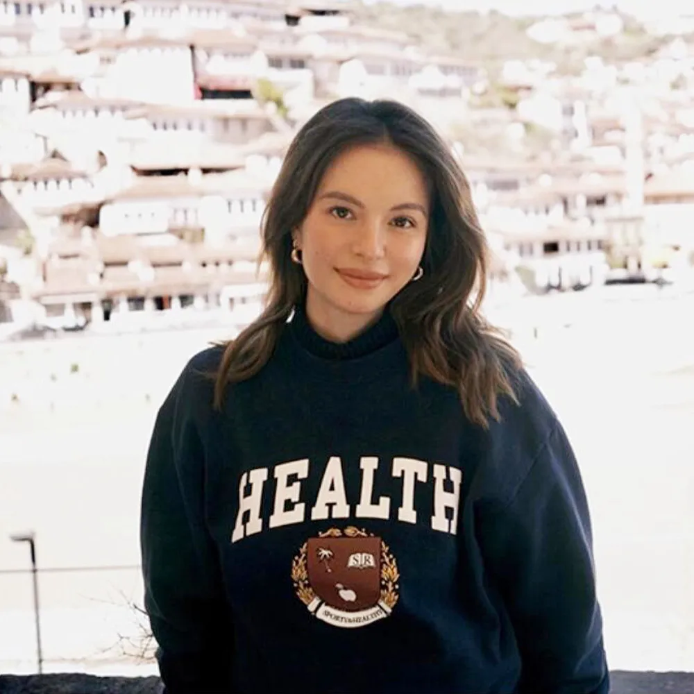 Женский свитшот оверсайз из махрового хлопка с длинным рукавом и круглым вырезом, темно-синий, с принтом, модный джемпер, коллекция 2026 Health Club
Женский свитшот оверсайз из махрового хлопка с длинным рукавом и круглым вырезом, темно-синий, с принтом, модный джемпер, коллекция 2026 Health Club