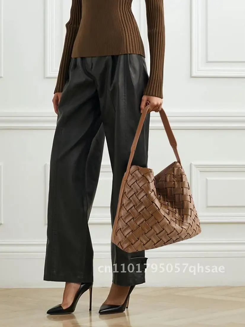 Fashionable Woven Handbag, Large Capacity Soft Leather Texture, Single Shoulder Tote Bag, Diagonal Cross Mother Bag
Fashionable Woven Handbag, Large Capacity Soft Leather Texture, Single Shoulder Tote Bag, Diagonal Cross Mother Bag
