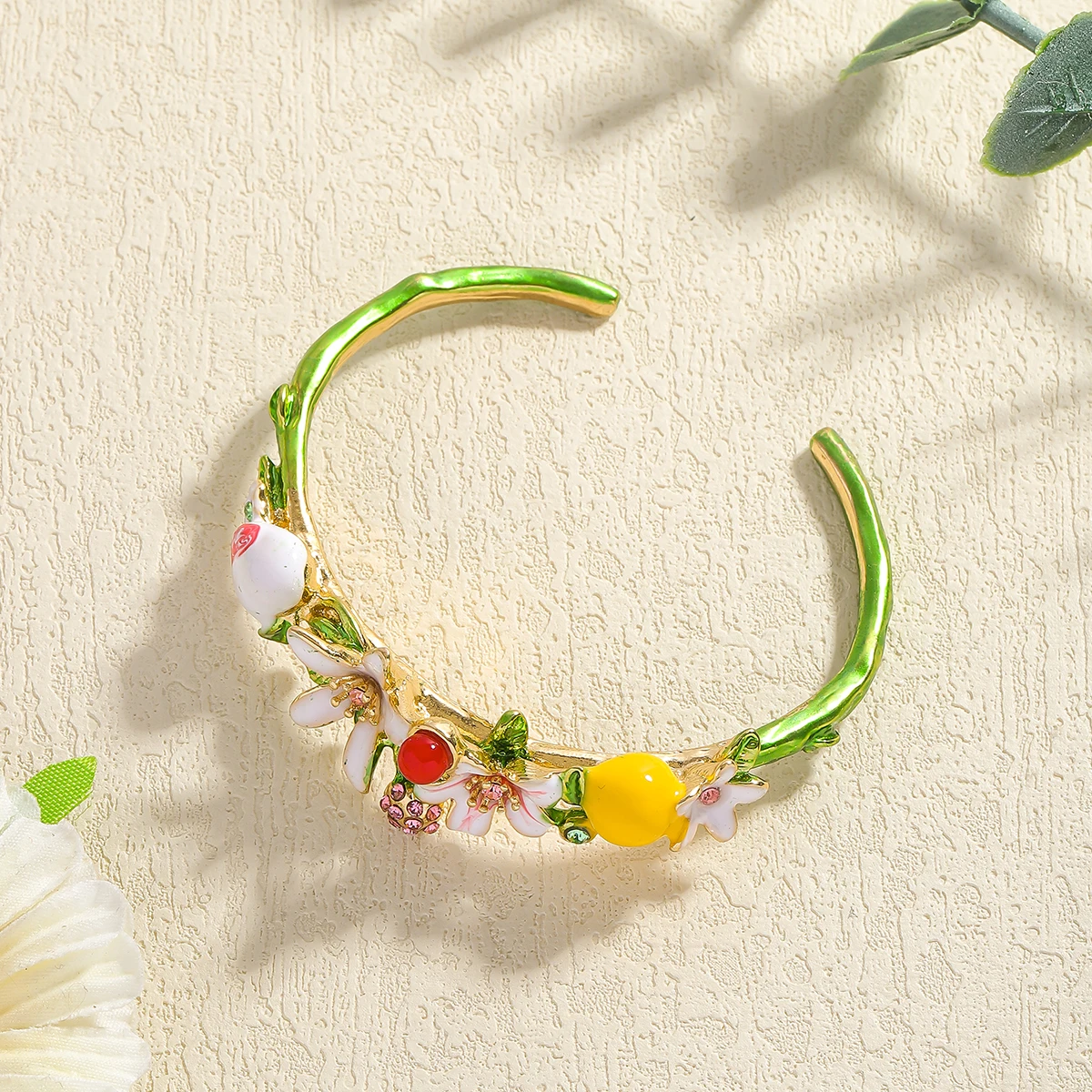 2025 New Fashion Enamel Glaze Gradient Lily Flower Round Bracelet Female Pastoral Style Adjustable Bracelet Mother's Day Gift
2025 New Fashion Enamel Glaze Gradient Lily Flower Round Bracelet Female Pastoral Style Adjustable Bracelet Mother's Day Gift