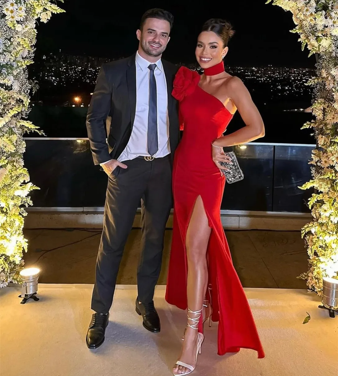 Customized Long Red Evening Dresses with Flower/Slit Mermaid One Shoulder Crepe فساتين سهرة Floor Length Prom Dress for Women
Customized Long Red Evening Dresses with Flower/Slit Mermaid One Shoulder Crepe فساتين سهرة Floor Length Prom Dress for Women