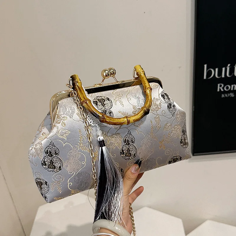 Chinese Style Cheongsam Dress Evening Bags for Women Bamboo Joint Handle Handbags Retro Print Party Clutch Chain Shoulder Bag
Chinese Style Cheongsam Dress Evening Bags for Women Bamboo Joint Handle Handbags Retro Print Party Clutch Chain Shoulder Bag