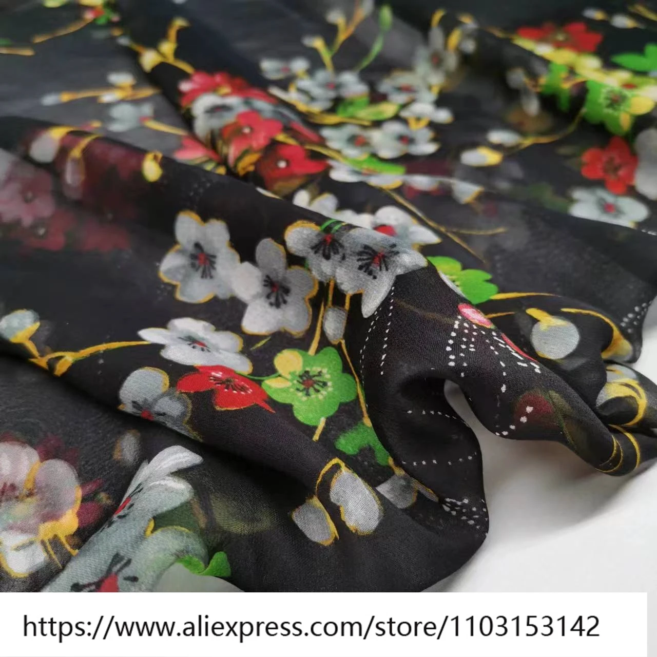 Summer Lightweight and Slightly Transparent Silk Fabric L Dress Cloth Breathable
Summer Lightweight and Slightly Transparent Silk Fabric L Dress Cloth Breathable