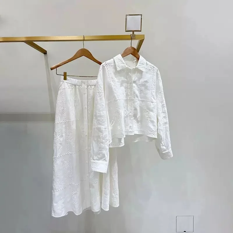 Fashionable Embroidered Hollow out Shirt Top High Waist Long Half Skirt Autumn Winter Women's Loose Fit Long Sleeve Neck
Fashionable Embroidered Hollow out Shirt Top High Waist Long Half Skirt Autumn Winter Women's Loose Fit Long Sleeve Neck