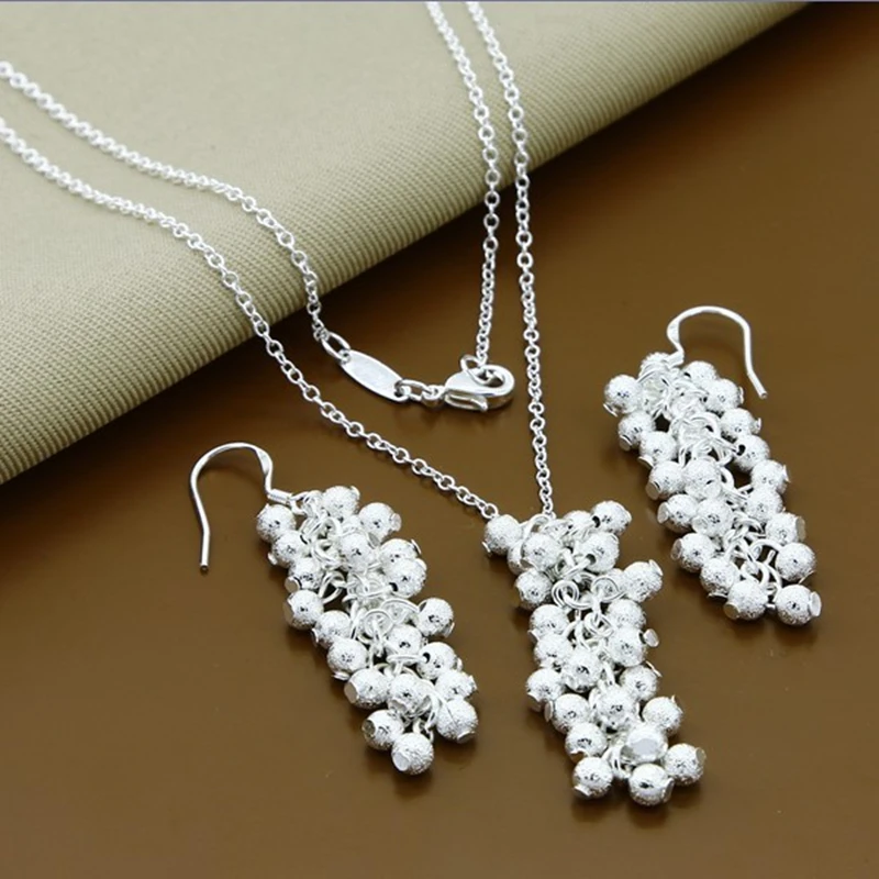 925 Sterling Silver Matte finish Grape Beads Earring Necklace Set For Woman Wedding Engagement Party Fashion Charm Jewelry Gift
925 Sterling Silver Matte finish Grape Beads Earring Necklace Set For Woman Wedding Engagement Party Fashion Charm Jewelry Gift