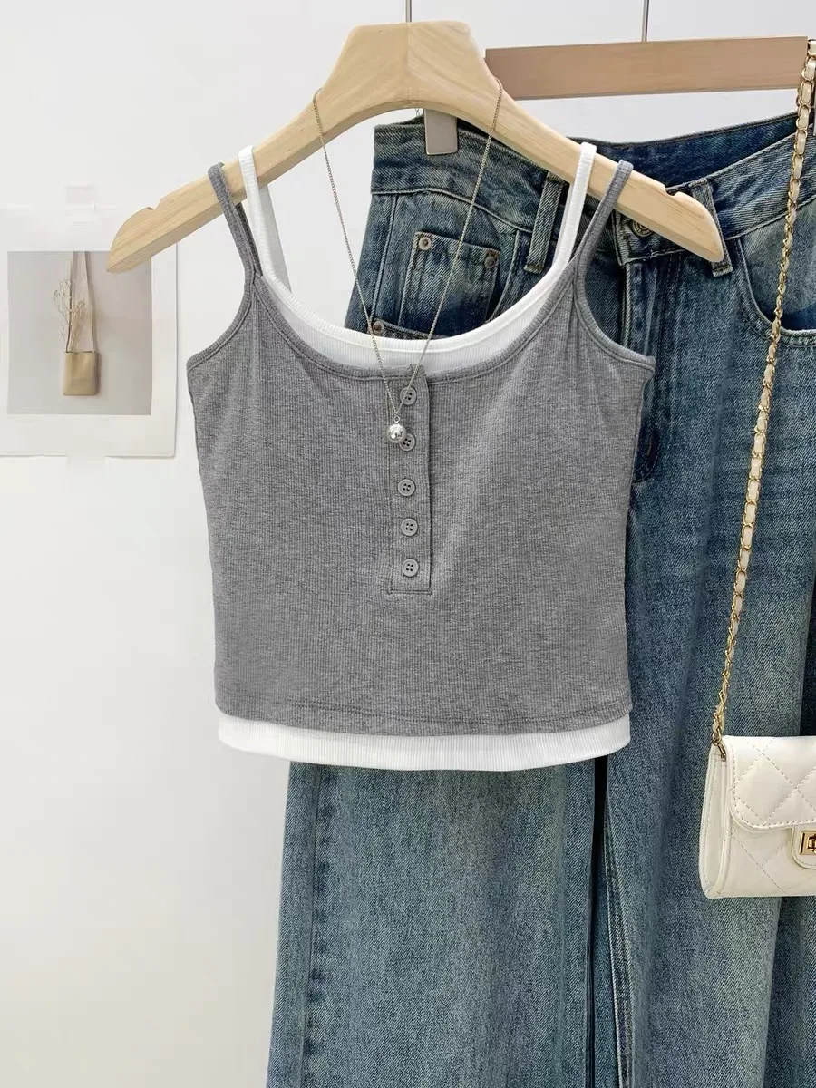 Summer Women's Sleeveless Vest Top with Chest Pad Casual Inner Wear Outerwear Fake Two-Piece Style Simple Design Base Shirt
Summer Women's Sleeveless Vest Top with Chest Pad Casual Inner Wear Outerwear Fake Two-Piece Style Simple Design Base Shirt
