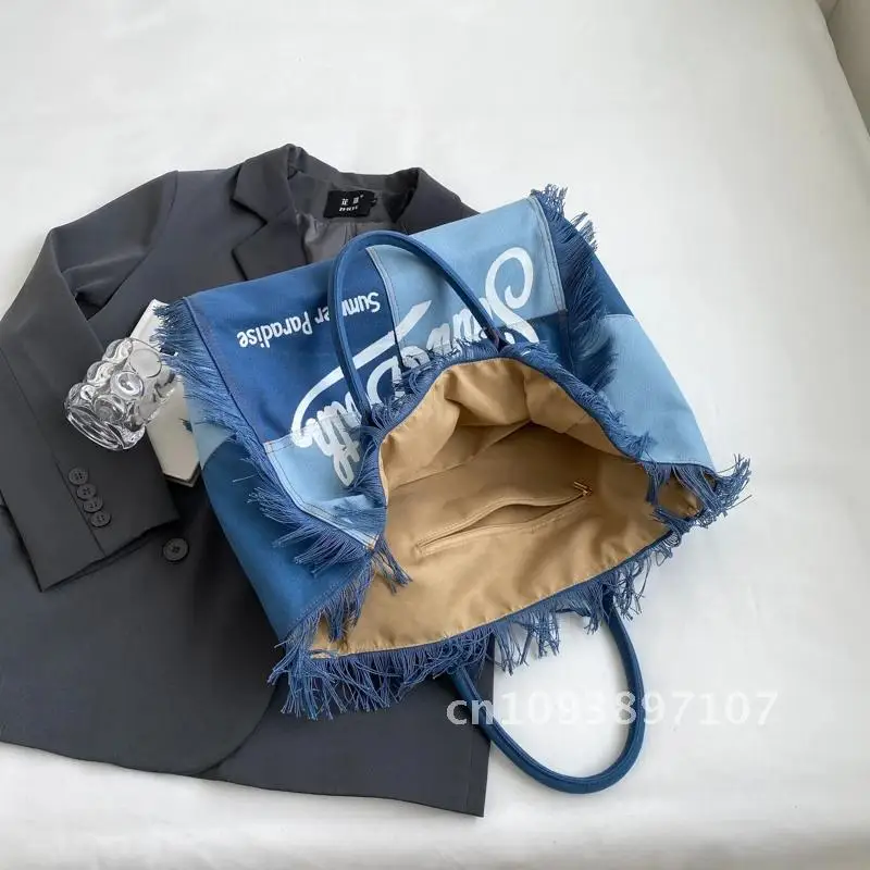 Design Patchwork Handbag Women Large Summer Beach Tote Bags Large Tassel New Shoulder Female Letter Fashion Bag Canvas Capacity
Design Patchwork Handbag Women Large Summer Beach Tote Bags Large Tassel New Shoulder Female Letter Fashion Bag Canvas Capacity