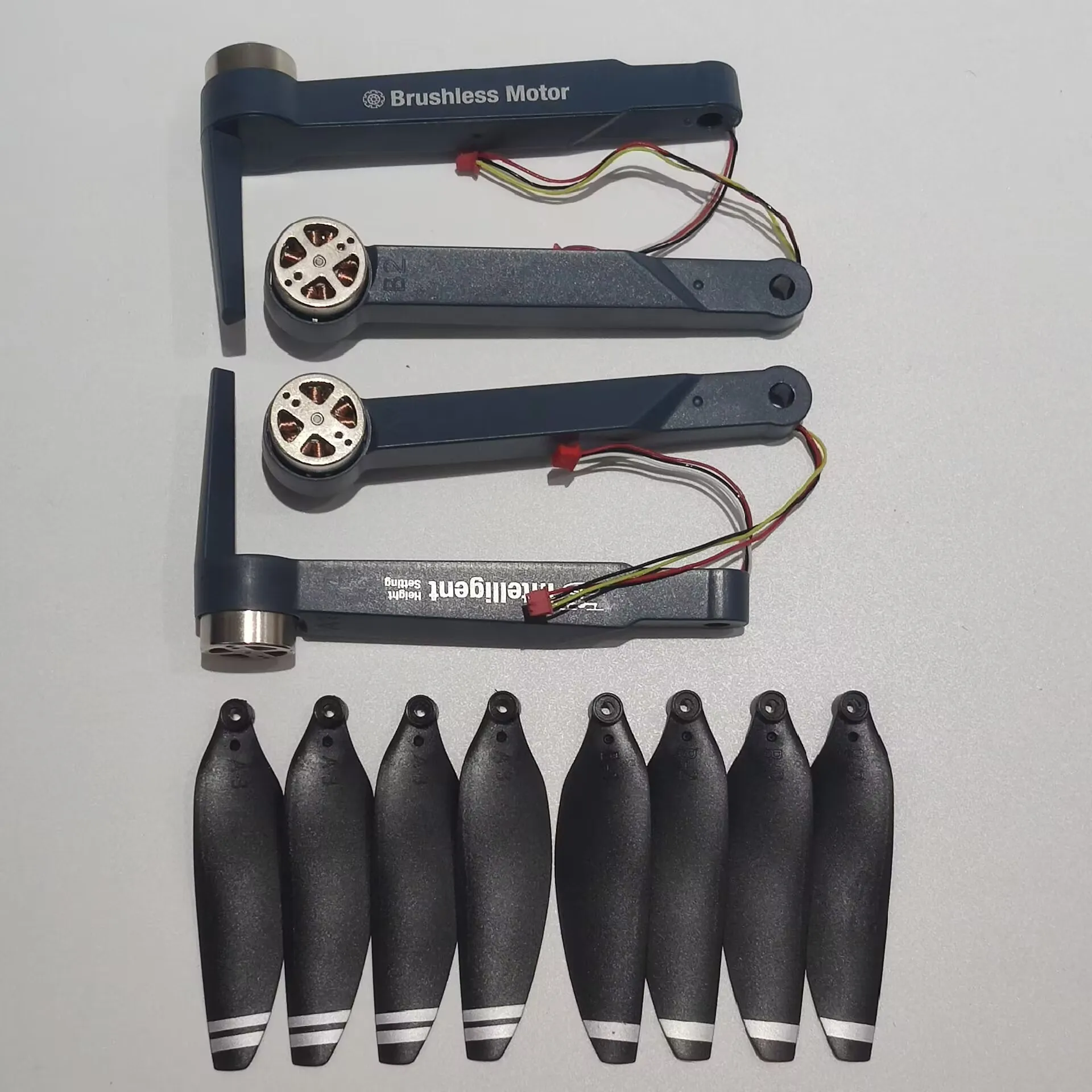 Оригинальный Новый Дрон JJRC X28, складной бесщеточный Радиоуправляемый квадрокоптер, бесщеточный моторный рычаг, набор аксессуаров с лезвиями и пропеллерами, 8 шт. крыльев
Оригинальный Новый Дрон JJRC X28, складной бесщеточный Радиоуправляемый квадрокоптер, бесщеточный моторный рычаг, набор аксессуаров с лезвиями и пропеллерами, 8 шт. крыльев