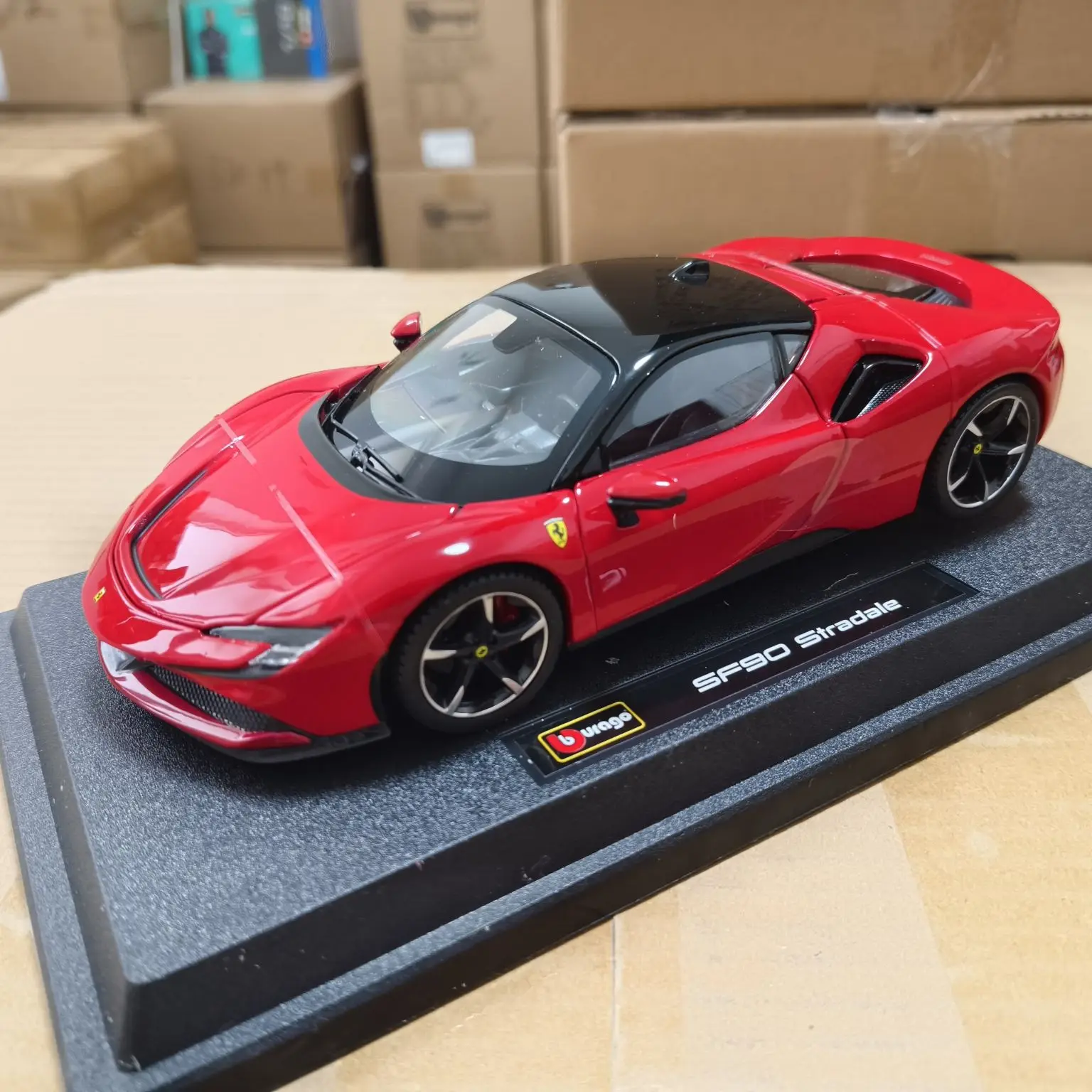 1/24 Ferrari SF90 sports car simulation die-casting alloy car model collection, toy car model, decorative item collection
1/24 Ferrari SF90 sports car simulation die-casting alloy car model collection, toy car model, decorative item collection