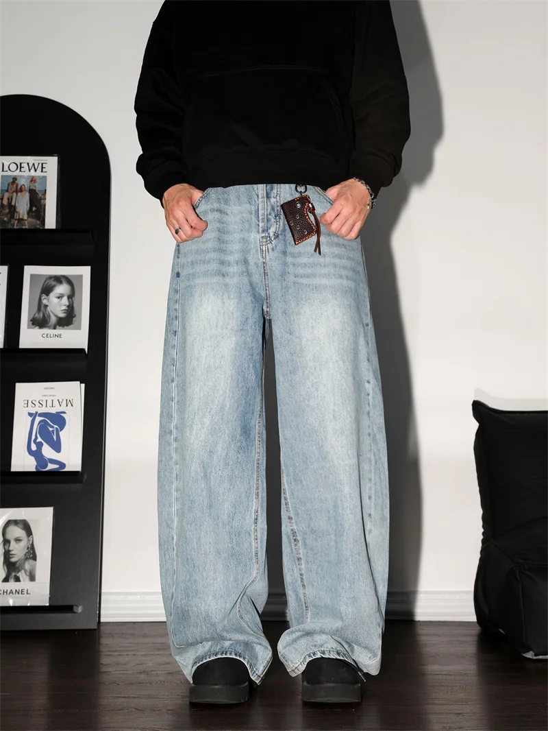 Мужские джинсы прямого кроя в стиле ретро, повседневные, свободные, студенческие, модные, американского стиля, зимние, комфортные, прямые брюки.
Мужские джинсы прямого кроя в стиле ретро, повседневные, свободные, студенческие, модные, американского стиля, зимние, комфортные, прямые брюки.