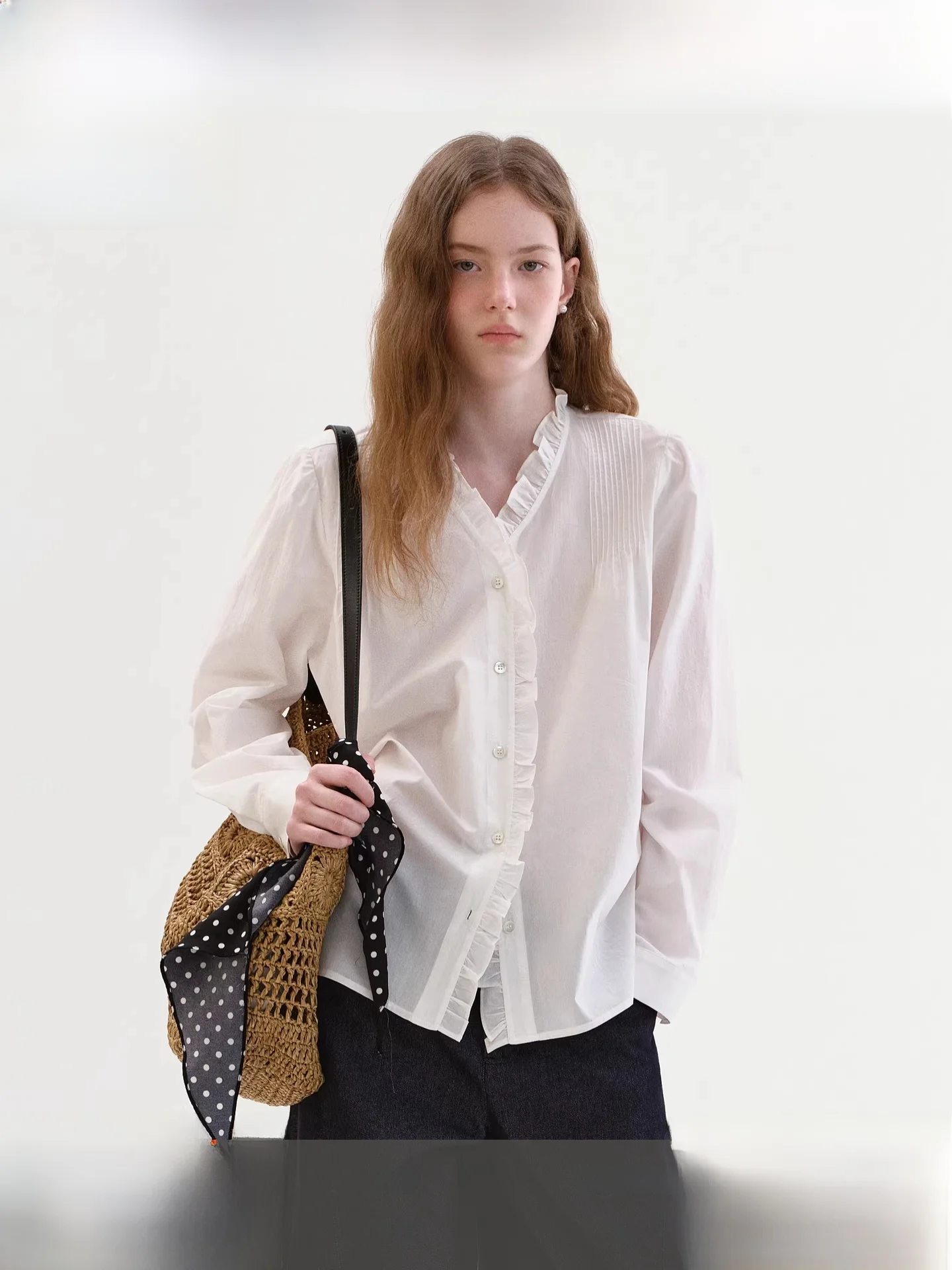 Fano 100% Cotton V-neck Bubble Sleeve Shirt Women's Spring New Style Wooden Ear Commute Warm Long Sleeve White Top
Fano 100% Cotton V-neck Bubble Sleeve Shirt Women's Spring New Style Wooden Ear Commute Warm Long Sleeve White Top