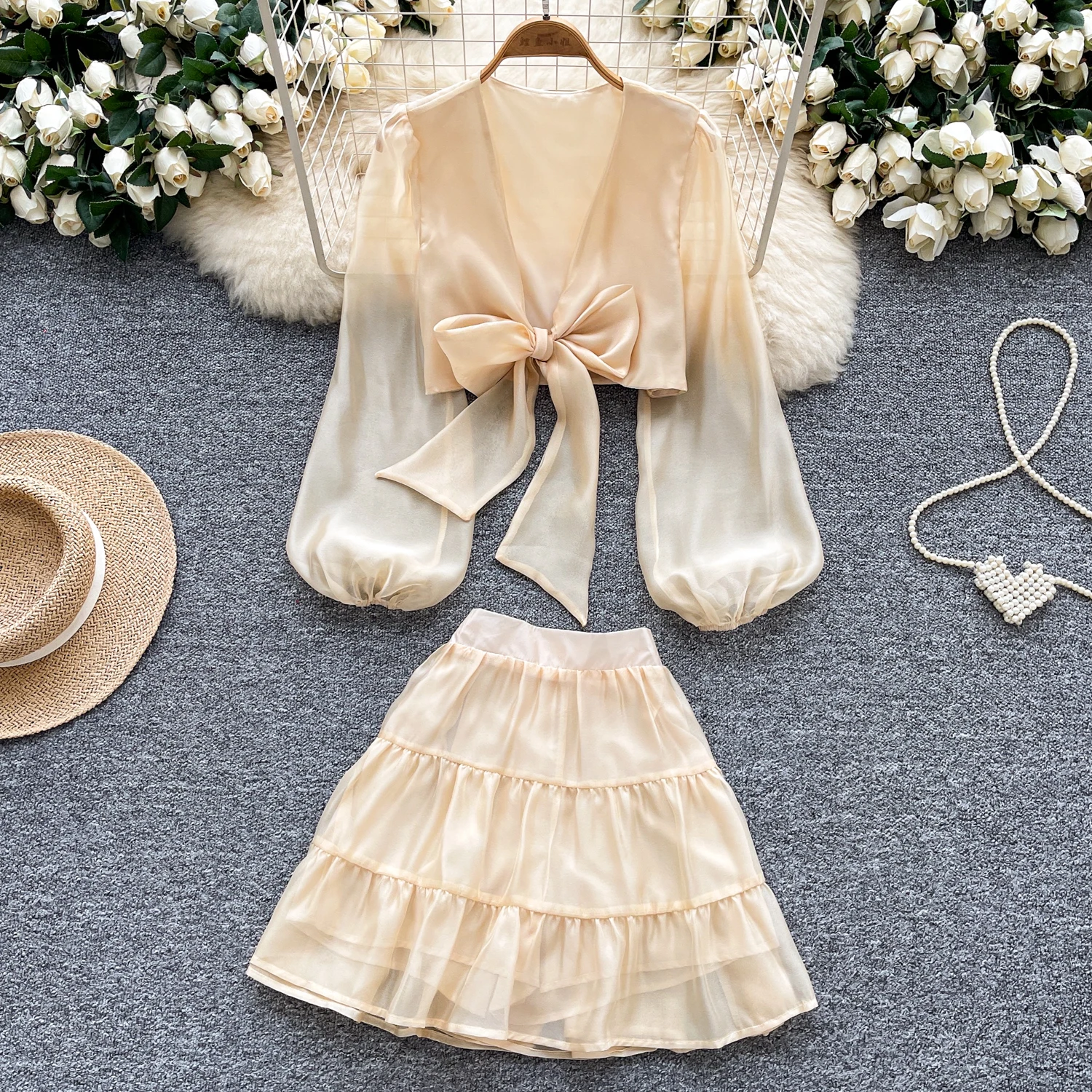 Chic vintage long sleeve butterfly V-neck slim Elegant Fairy korean fashion Boho women clothing Two Piece Set
Chic vintage long sleeve butterfly V-neck slim Elegant Fairy korean fashion Boho women clothing Two Piece Set