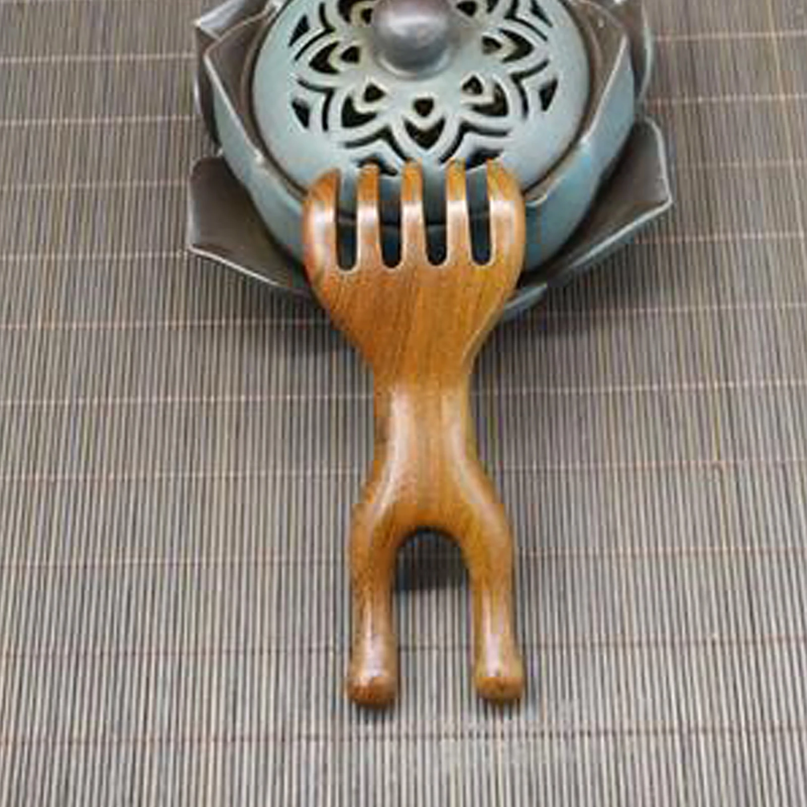 1pcs Wood Body Meridian Massage Comb Face Eye Shoulder Neck Comb Acupuncture Therapy Blood Circulation Guasha Massage Tool
1pcs Wood Body Meridian Massage Comb Face Eye Shoulder Neck Comb Acupuncture Therapy Blood Circulation Guasha Massage Tool