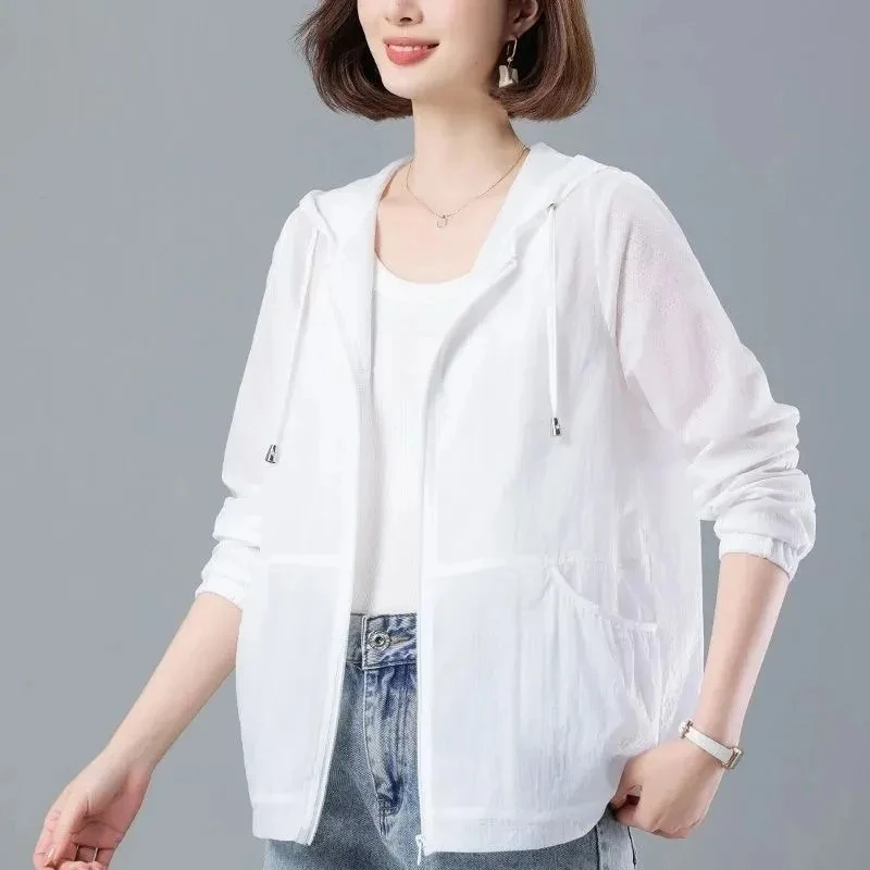 White Long sleeved Sunscreen Shirt Clothing For summer 2026 New Fashion Thin Loose Hooded Coat Women's Zipper Jacket Casual Top
White Long sleeved Sunscreen Shirt Clothing For summer 2026 New Fashion Thin Loose Hooded Coat Women's Zipper Jacket Casual Top