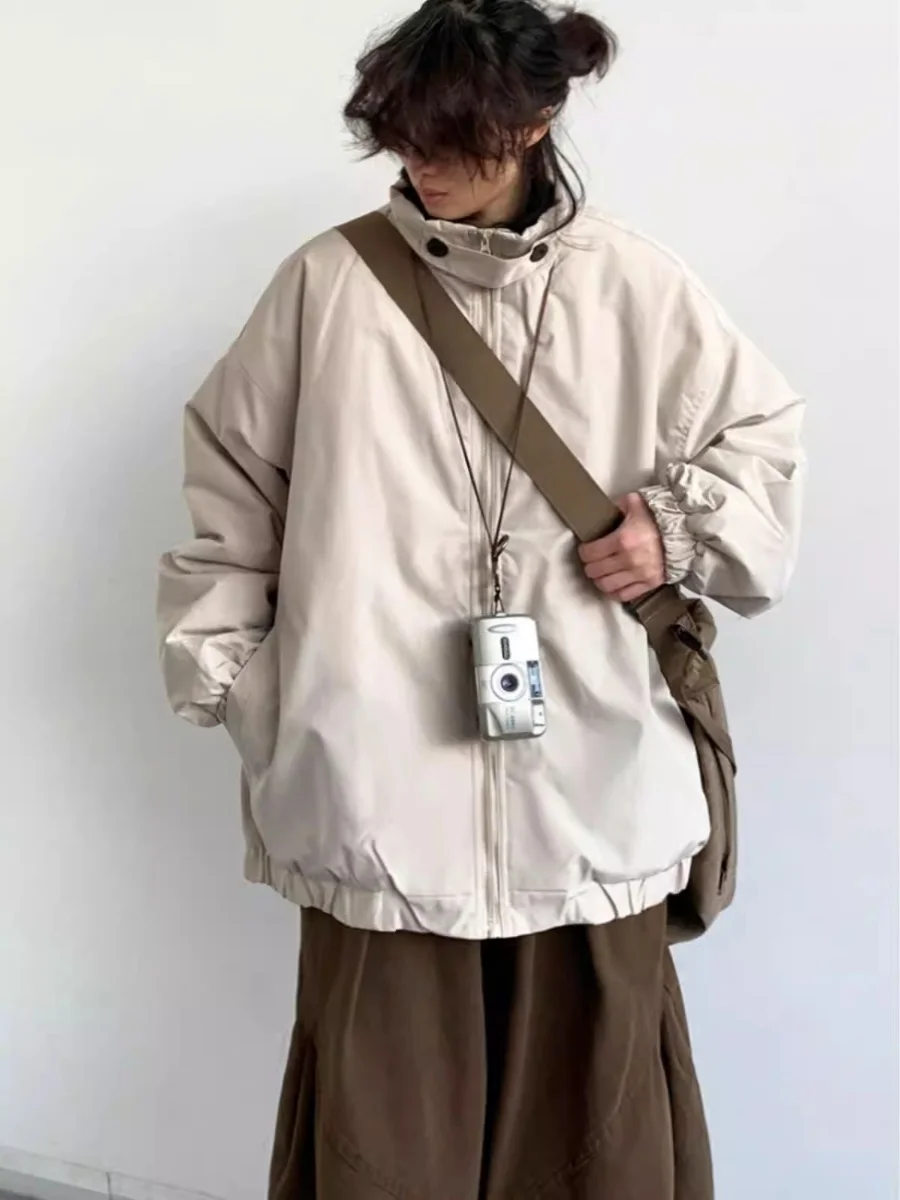 Outdoor Casual ex Spring Autumn Jaet Stand Collar Windbreaker Polyester Fabric Long Sve Zipper Closure Loose Fit Coat
Outdoor Casual ex Spring Autumn Jaet Stand Collar Windbreaker Polyester Fabric Long Sve Zipper Closure Loose Fit Coat