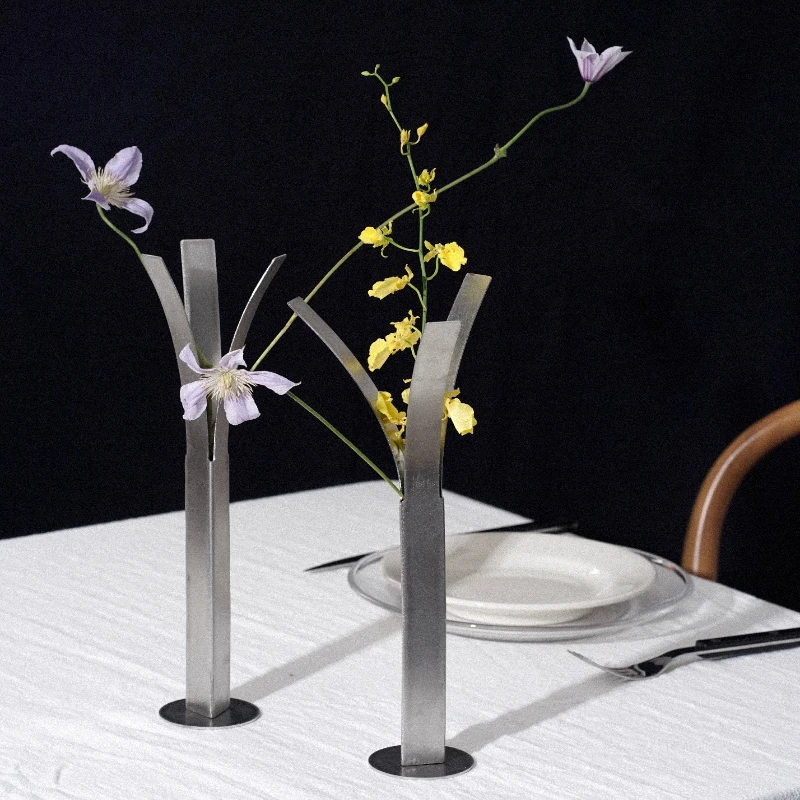 Minimalist Stainless Steel Vase Creative Metal Flower Arranger Office Tabletop Decor for Home Artistic Living Room Ornaments
Minimalist Stainless Steel Vase Creative Metal Flower Arranger Office Tabletop Decor for Home Artistic Living Room Ornaments