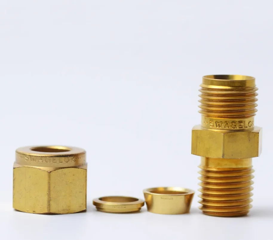 Brass card sleeve connector 3/8 card sleeve, converted to 1/4NPT external thread B-600-1-4
Brass card sleeve connector 3/8 card sleeve, converted to 1/4NPT external thread B-600-1-4