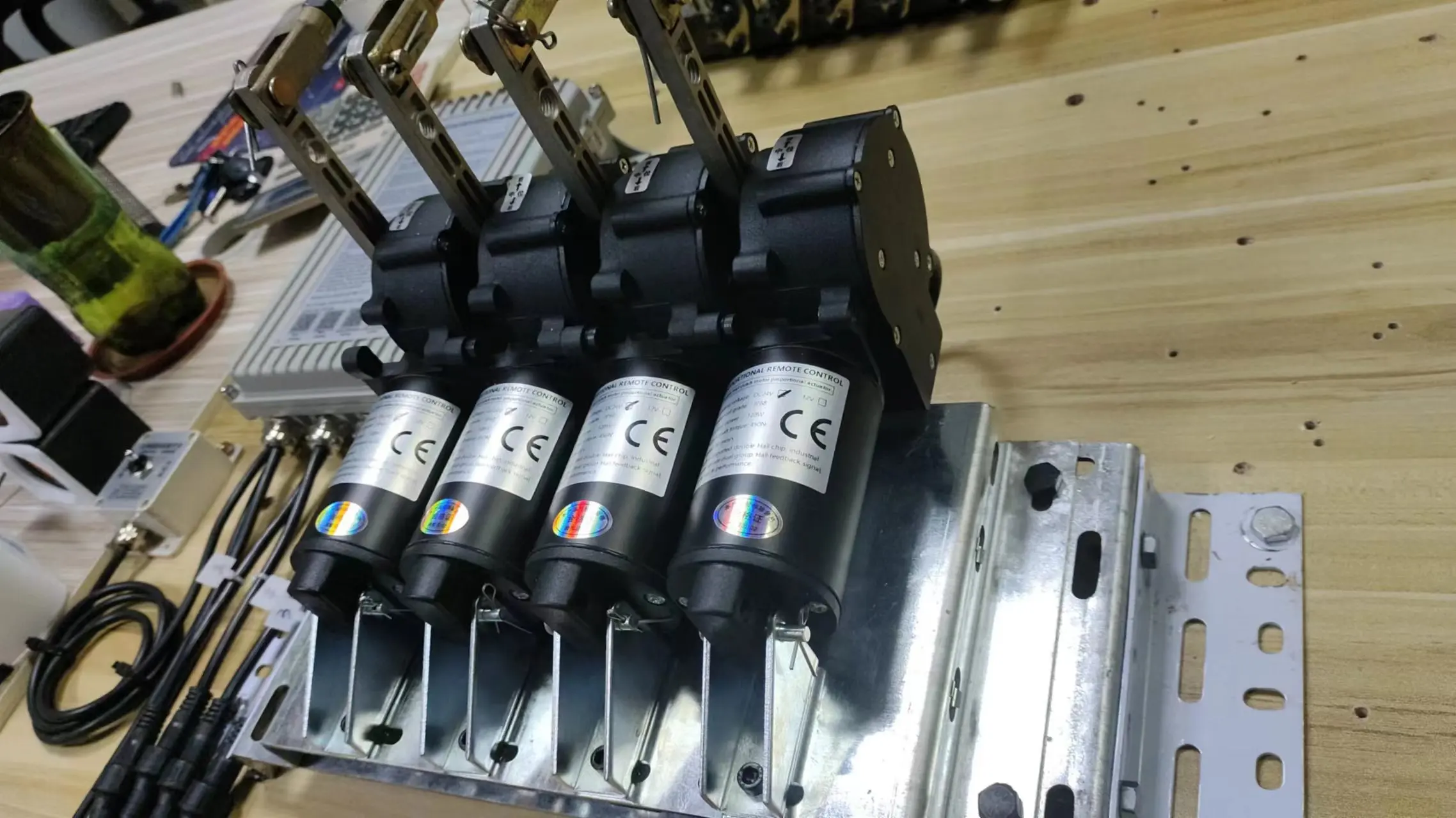 Good Price DC 24V Remote Control Electric Industrial Clutch Motors
Good Price DC 24V Remote Control Electric Industrial Clutch Motors