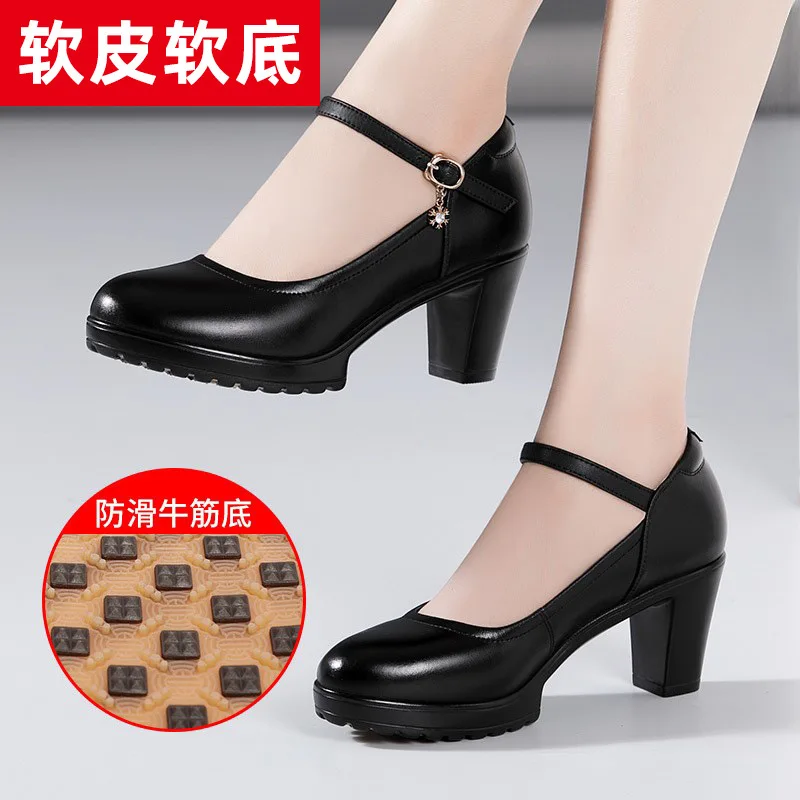 Small Size 32-43 Office Model Shallow Genuine Leather Shoe Woman Block High Heels Platform Pumps 2025 Silver Wedding Shoes Bride
Small Size 32-43 Office Model Shallow Genuine Leather Shoe Woman Block High Heels Platform Pumps 2025 Silver Wedding Shoes Bride