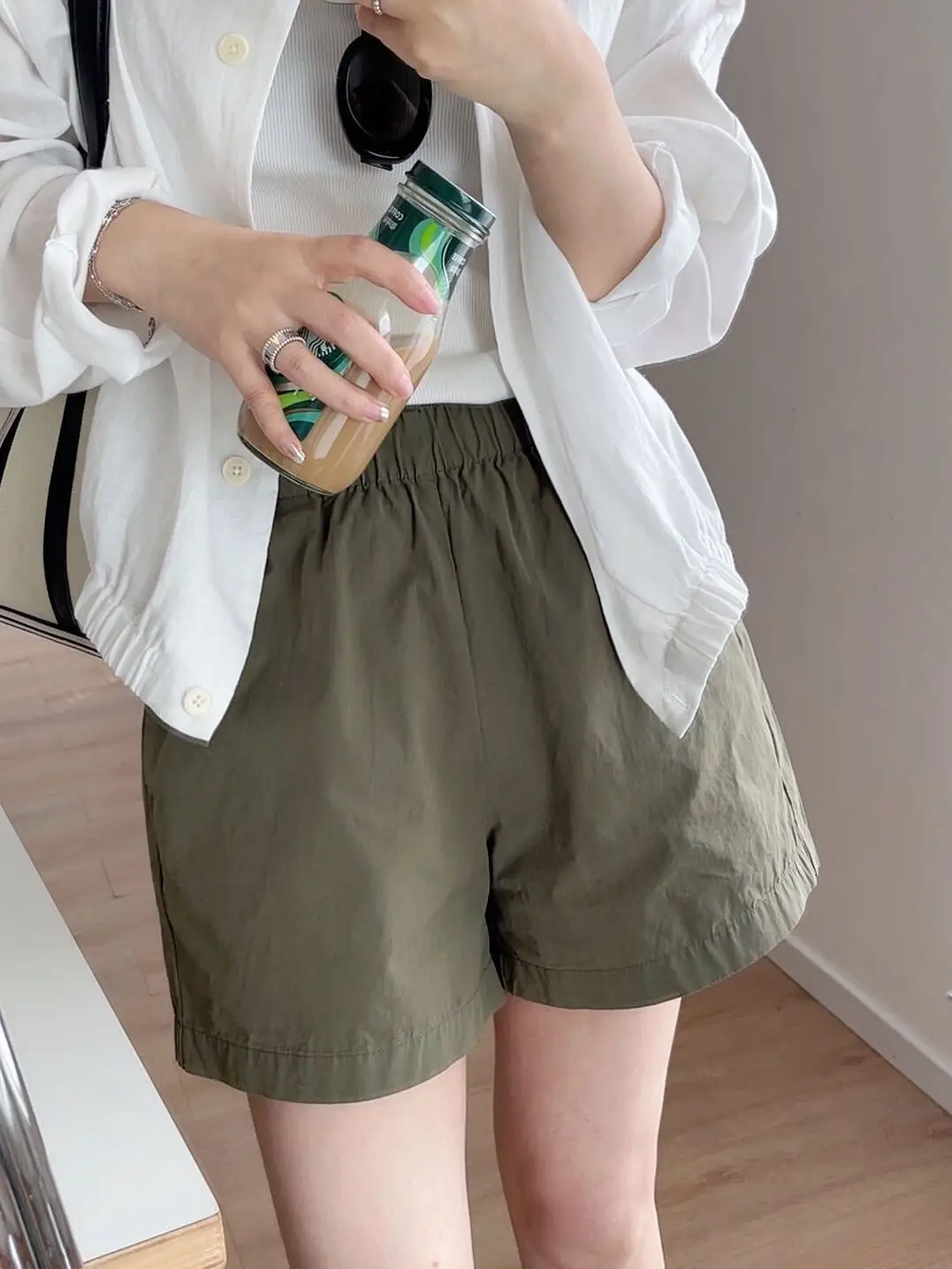 Летние повседневные брюки-шорты женские с высокой талией, прямые, из чистого хлопка, универсальные, для похудения
Летние повседневные брюки-шорты женские с высокой талией, прямые, из чистого хлопка, универсальные, для похудения