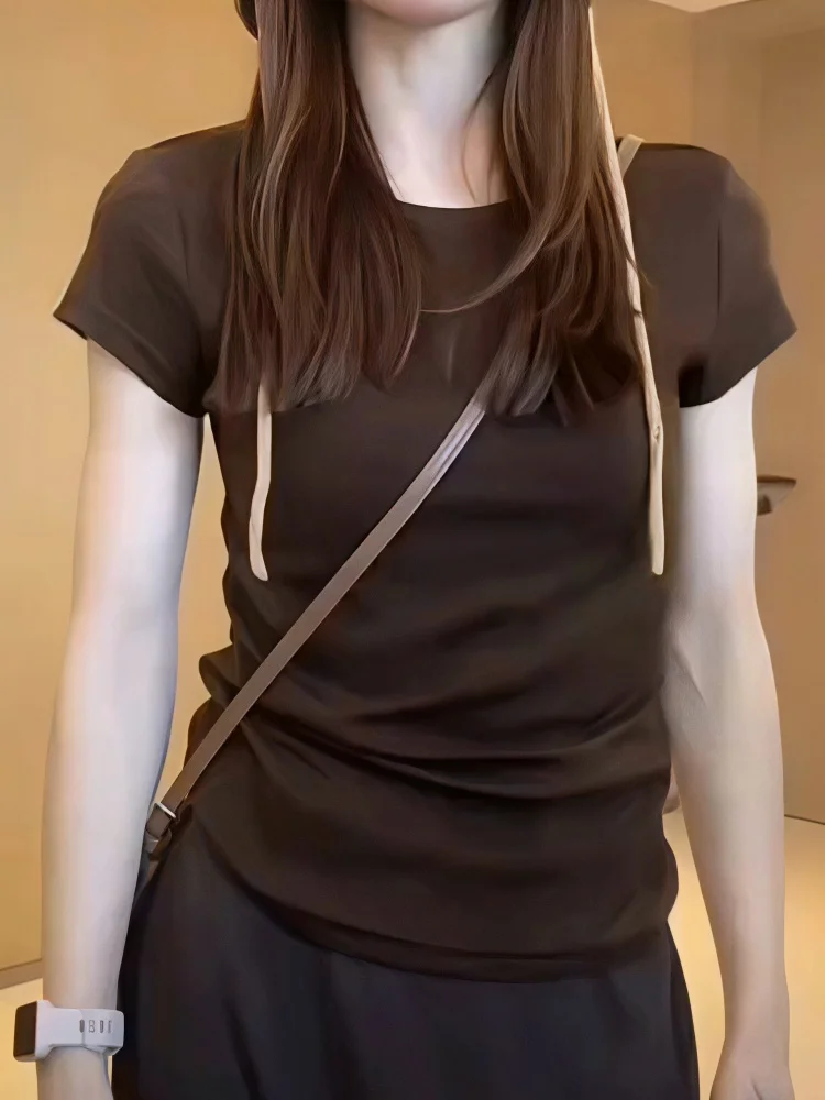 Café Brown Slim Fit Short Sleeve Women's T-Shirt Summer High Waist Design Fashionable Korean Style Commute Suitable Shirt
Café Brown Slim Fit Short Sleeve Women's T-Shirt Summer High Waist Design Fashionable Korean Style Commute Suitable Shirt